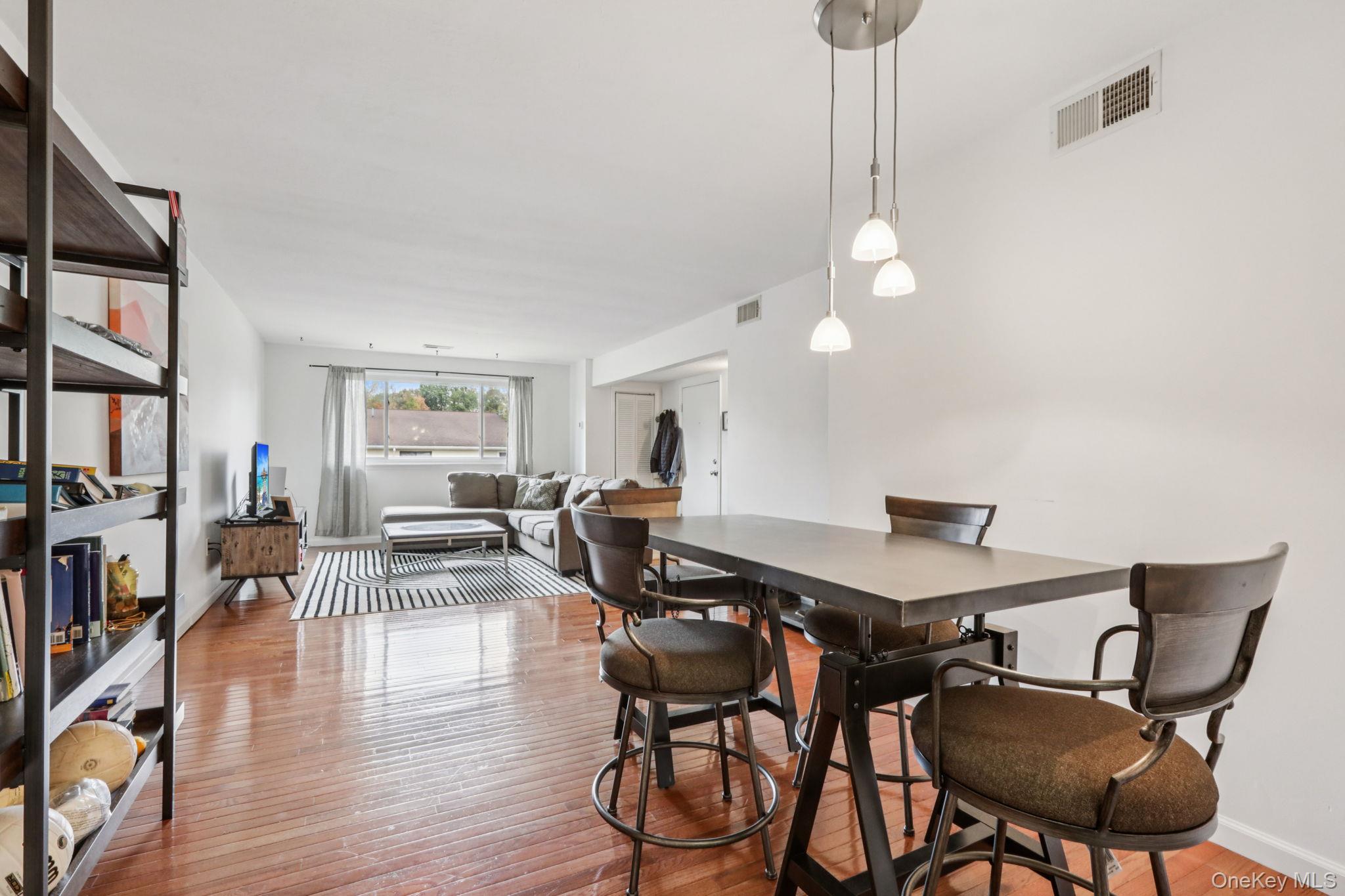 #14 photo, 2006 Baldwin Lane, Newburgh , NY 12550