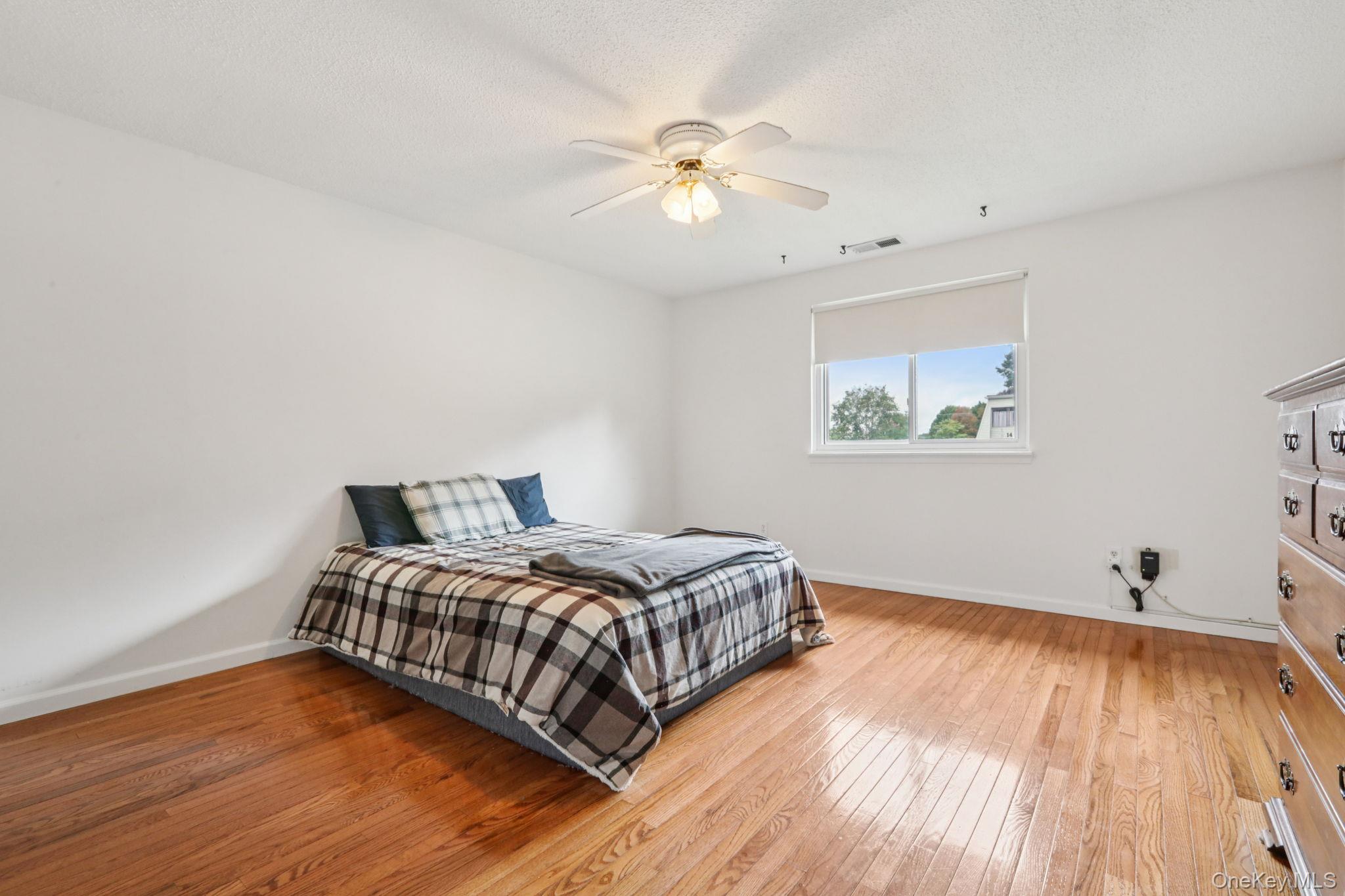 #19 photo, 2006 Baldwin Lane, Newburgh , NY 12550