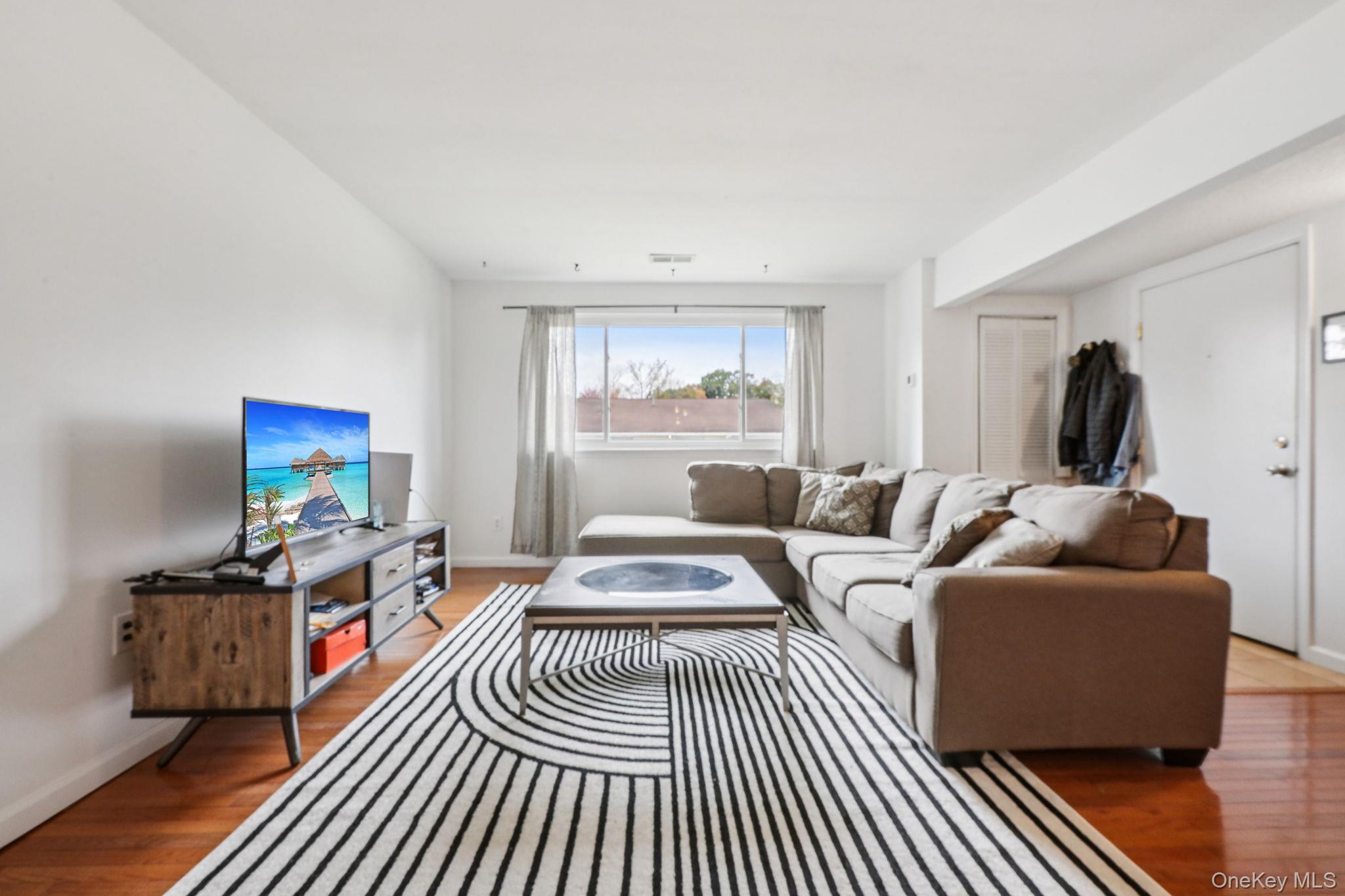 #5 photo, 2006 Baldwin Lane, Newburgh , NY 12550