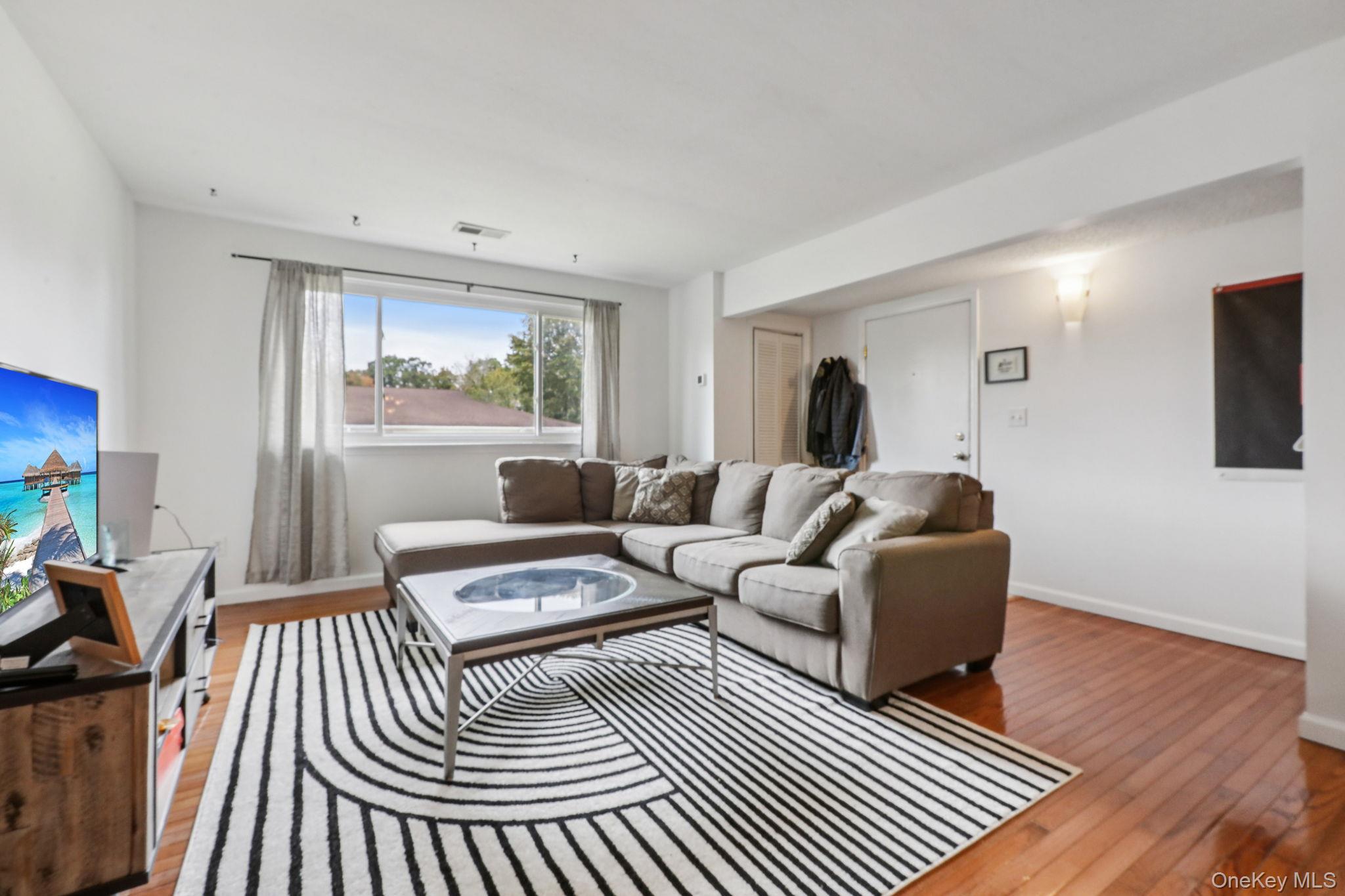 #6 photo, 2006 Baldwin Lane, Newburgh , NY 12550