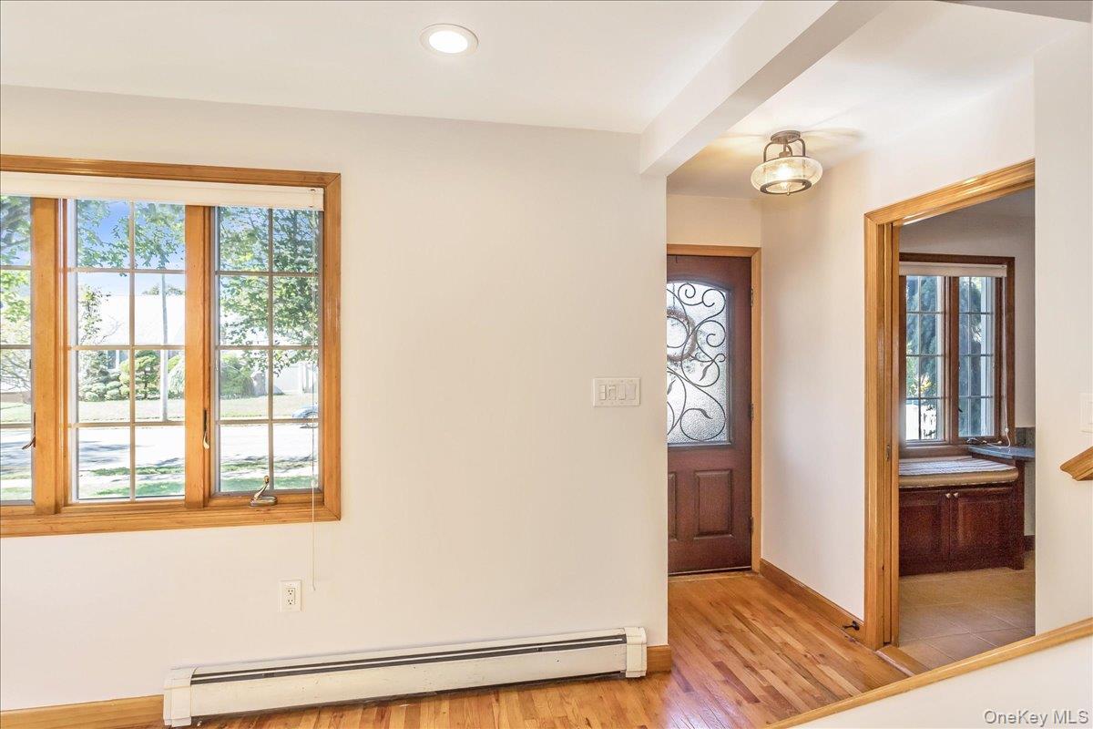 #4 photo, 2186 McClellan Street, East Meadow , NY 11554