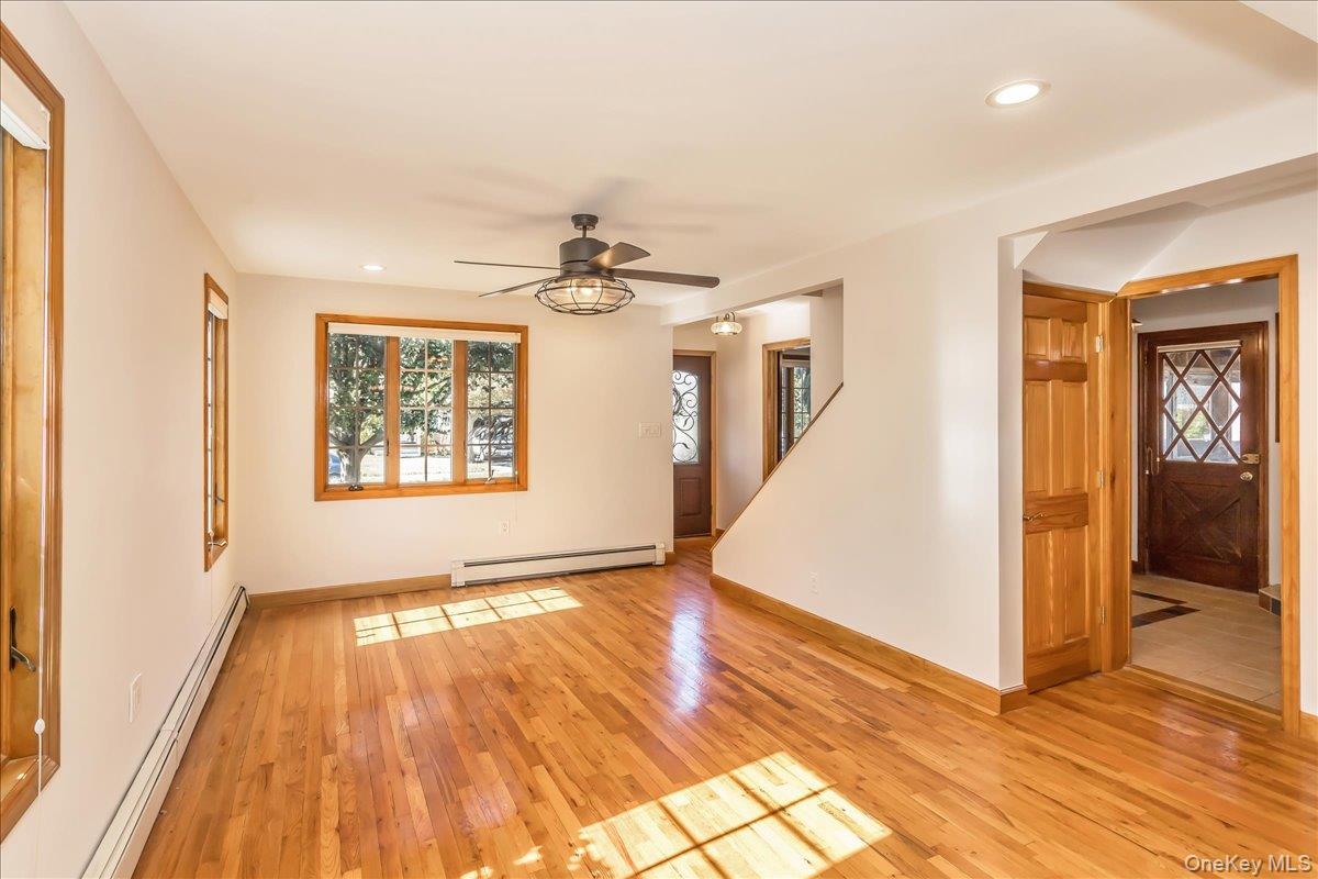 #8 photo, 2186 McClellan Street, East Meadow , NY 11554