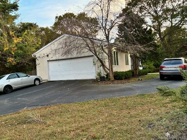 #11 photo, 33 Pinecone Lane, सफ़ोक काउंटी Islandia , NY 11749