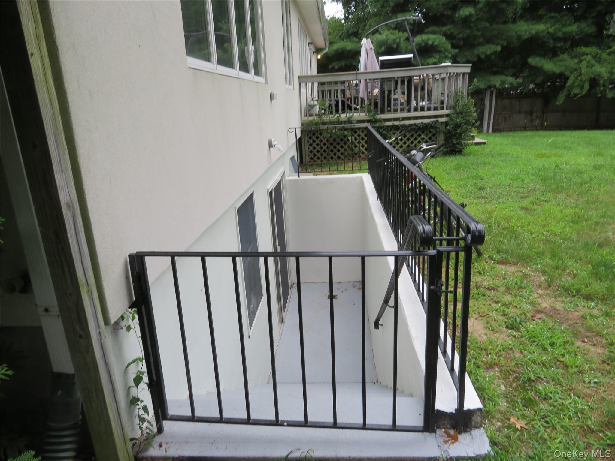 #16 photo, 33 Pinecone Lane, सफ़ोक काउंटी Islandia , NY 11749