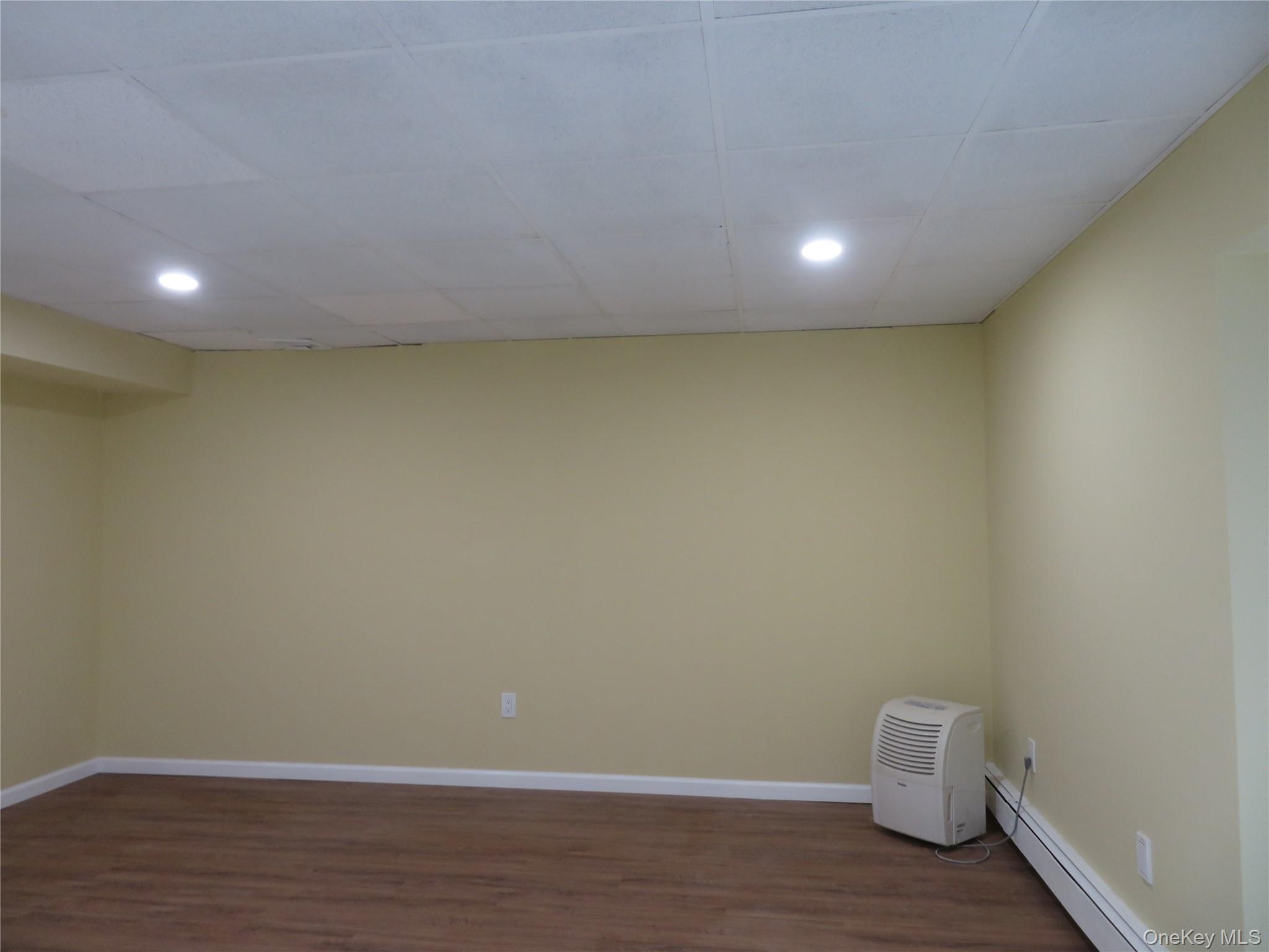 #19 photo, 33 Pinecone Lane, सफ़ोक काउंटी Islandia , NY 11749