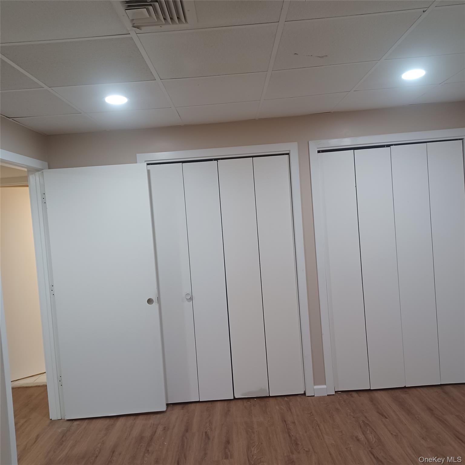 #7 photo, 33 Pinecone Lane, सफ़ोक काउंटी Islandia , NY 11749