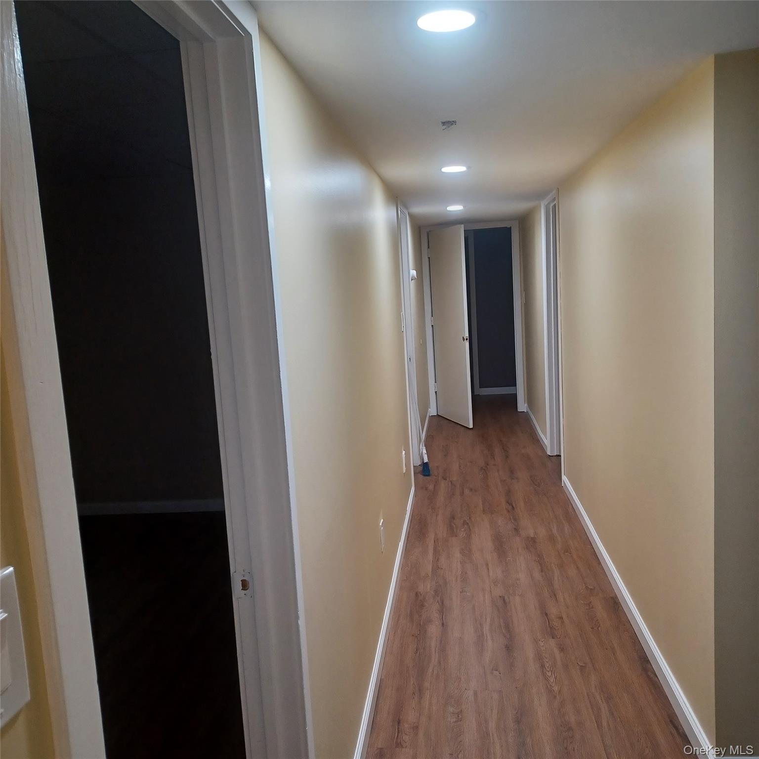 #9 photo, 33 Pinecone Lane, सफ़ोक काउंटी Islandia , NY 11749