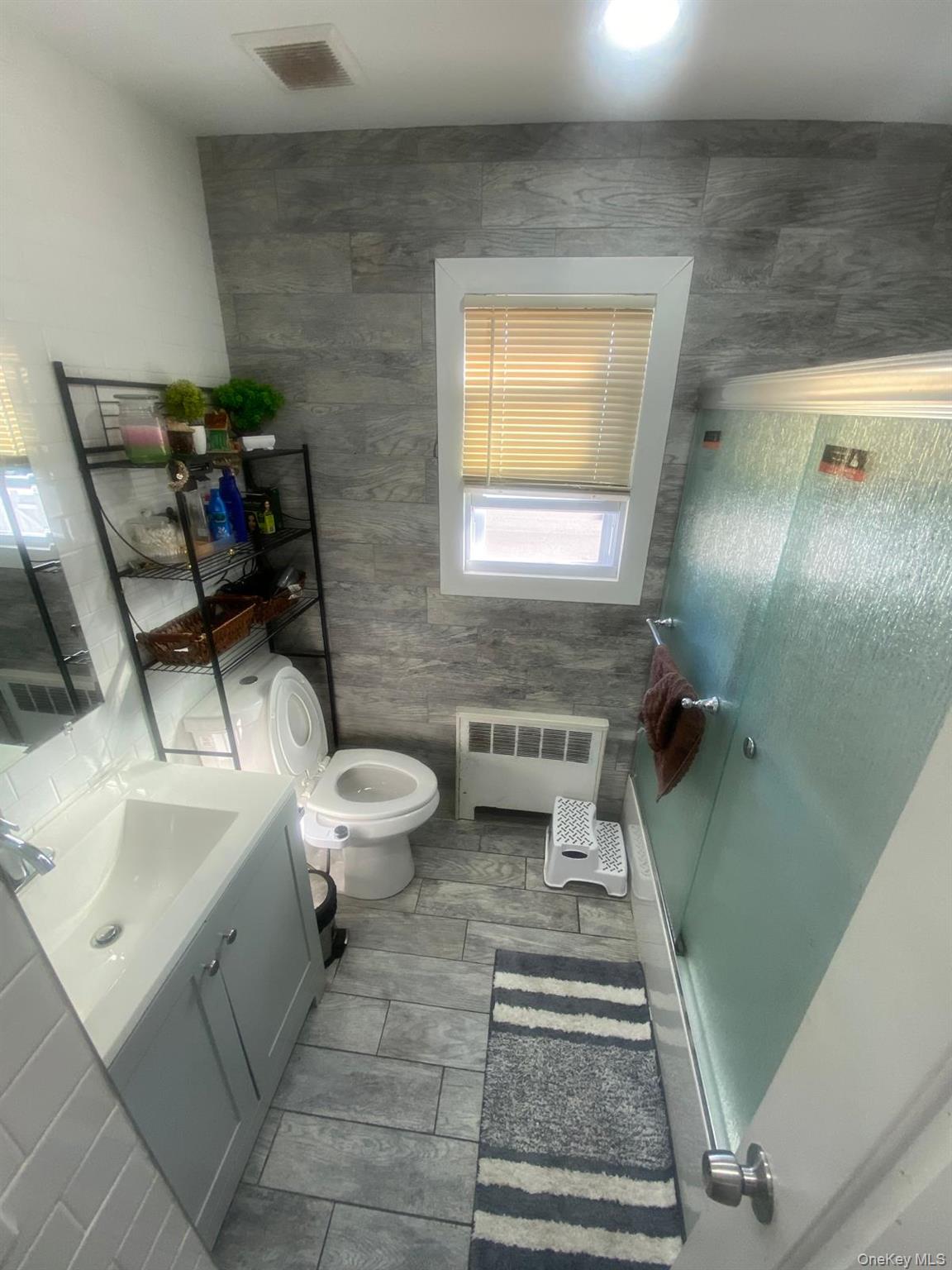 #13 photo, 1452 Peters Boulevard, Bay Shore , NY 11706