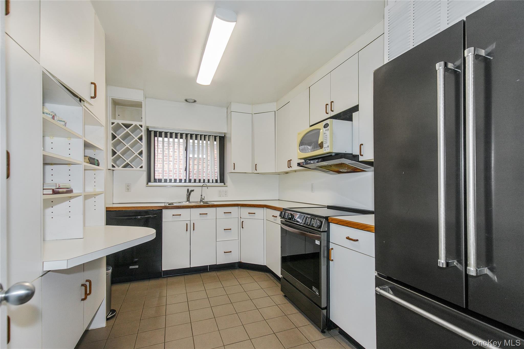 #14 photo, 21 CANTERBURY, ナッソー郡 Great Neck , NY 11021