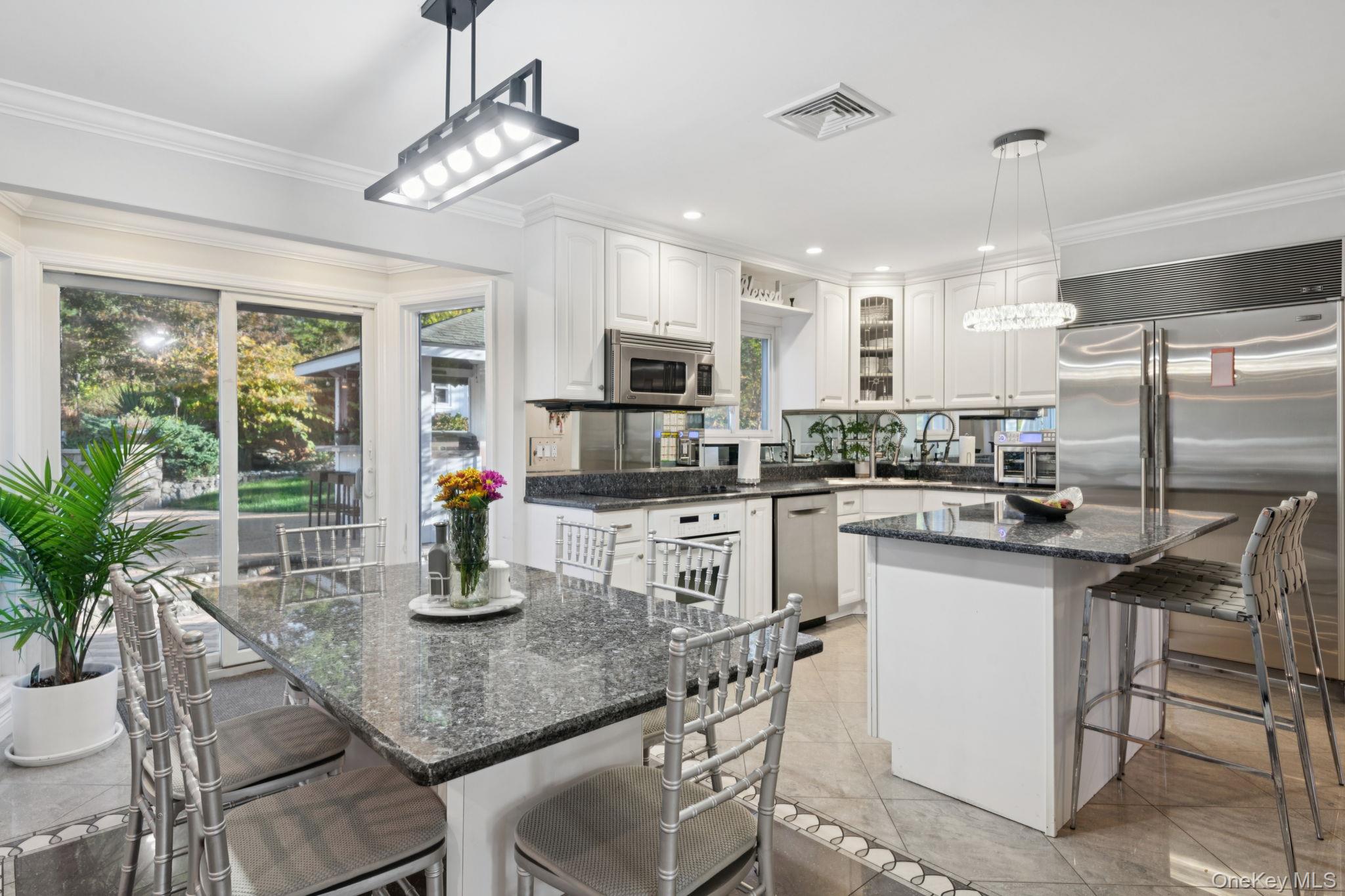 #14 photo, 63 Fleetwood Road, サフォーク郡 Commack , NY 11725