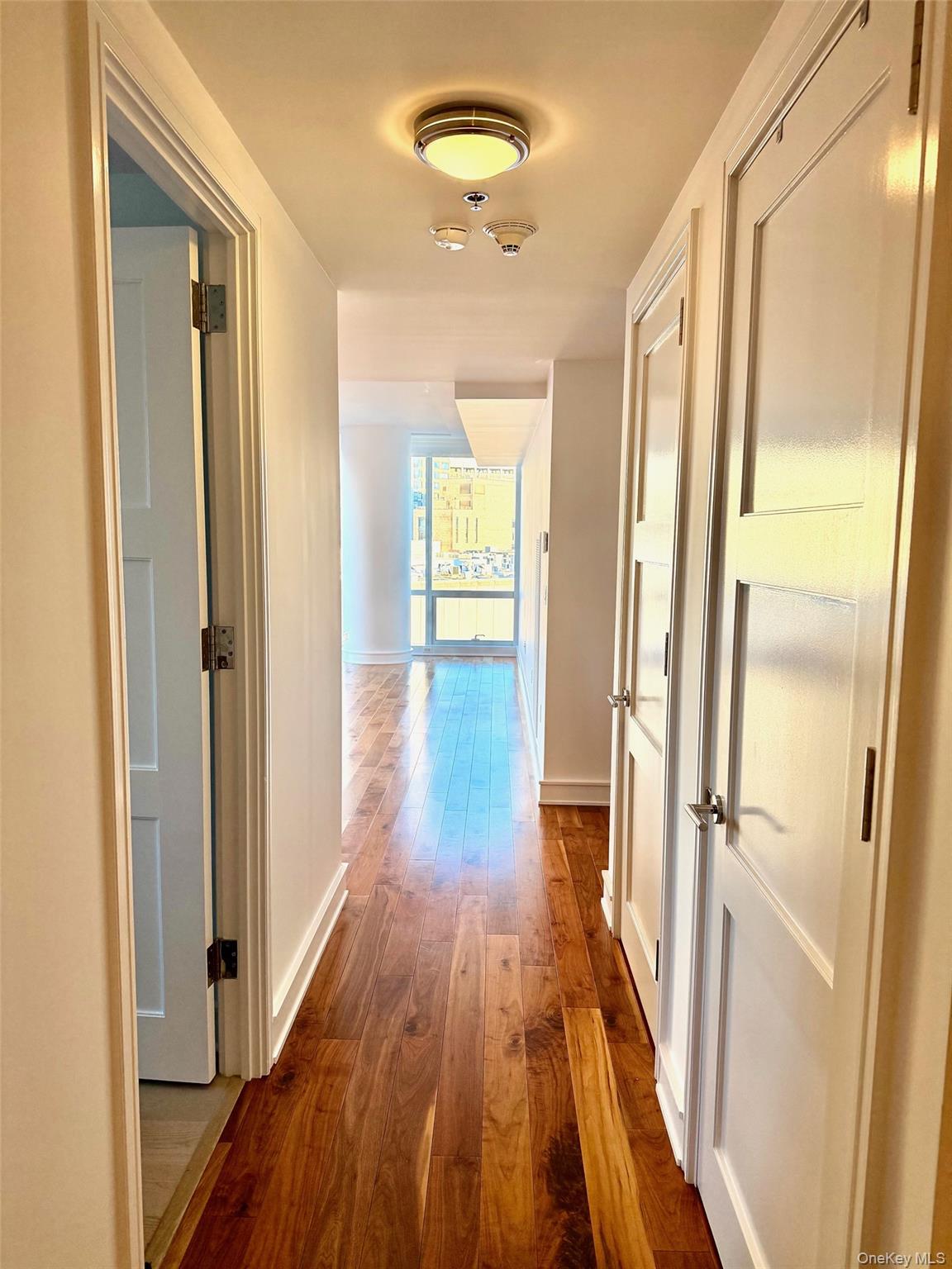 #12 photo, 1 Renaissance Square, White Plains , NY 10601