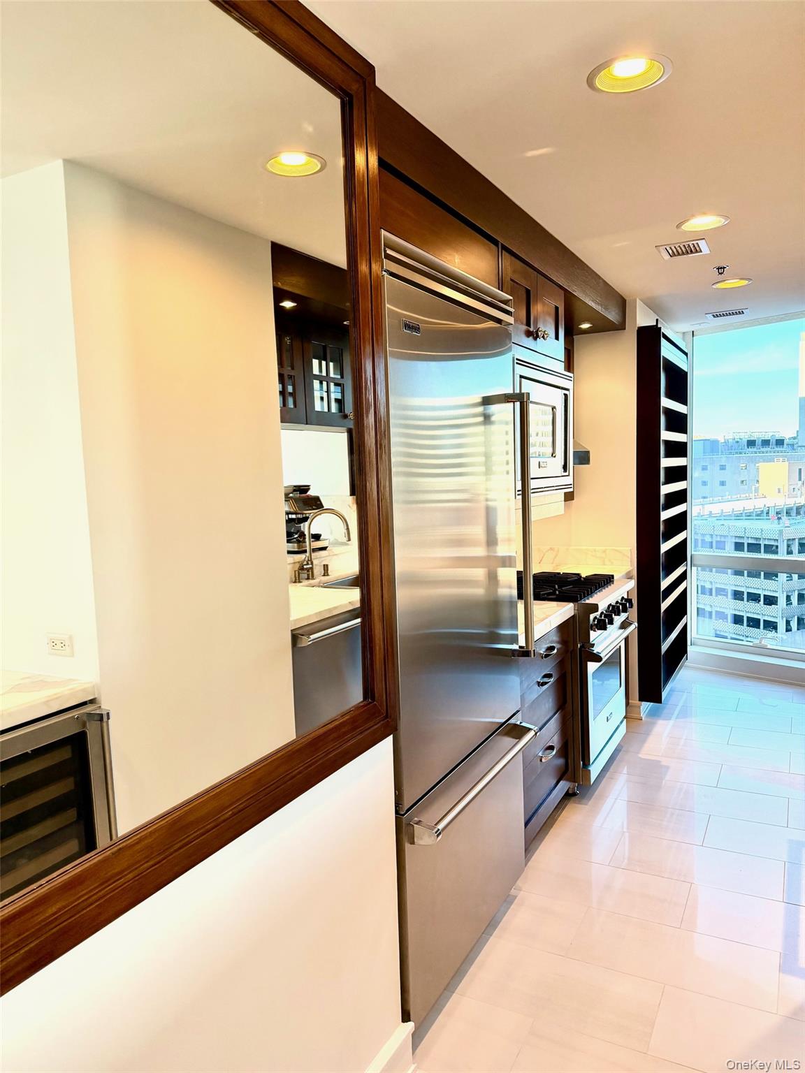 #3 photo, 1 Renaissance Square, White Plains , NY 10601