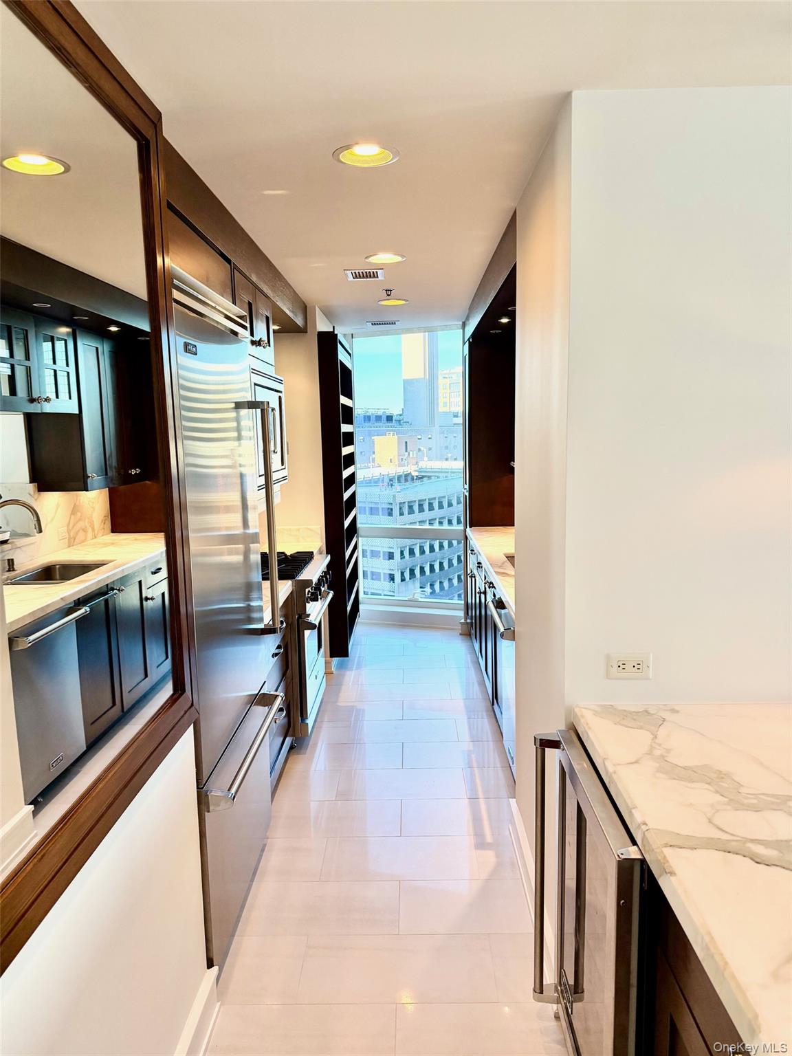 #4 photo, 1 Renaissance Square, White Plains , NY 10601