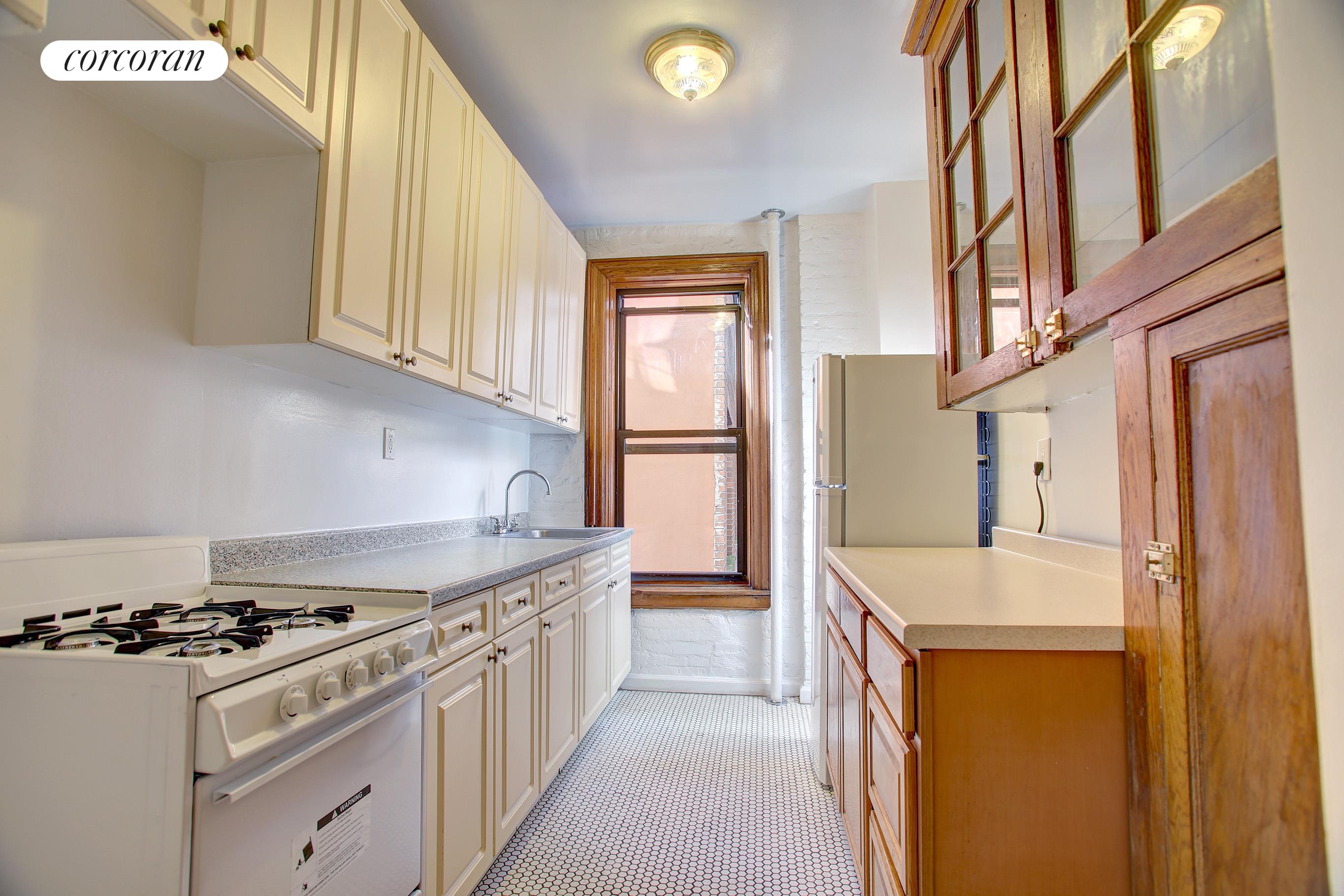 #4 photo, New York City, マンハッタン Washington Heights , NY 10032