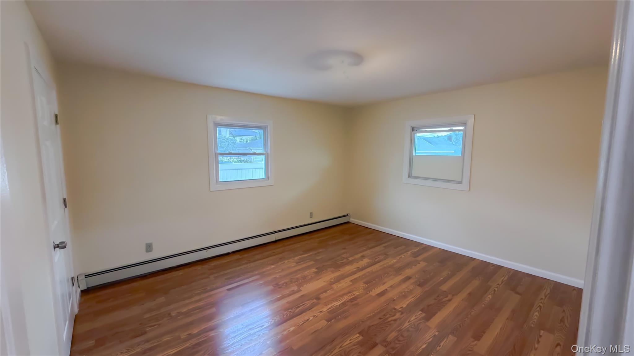 #13 photo, 57 Princess Street, ナッソー郡 Hicksville , NY 11801