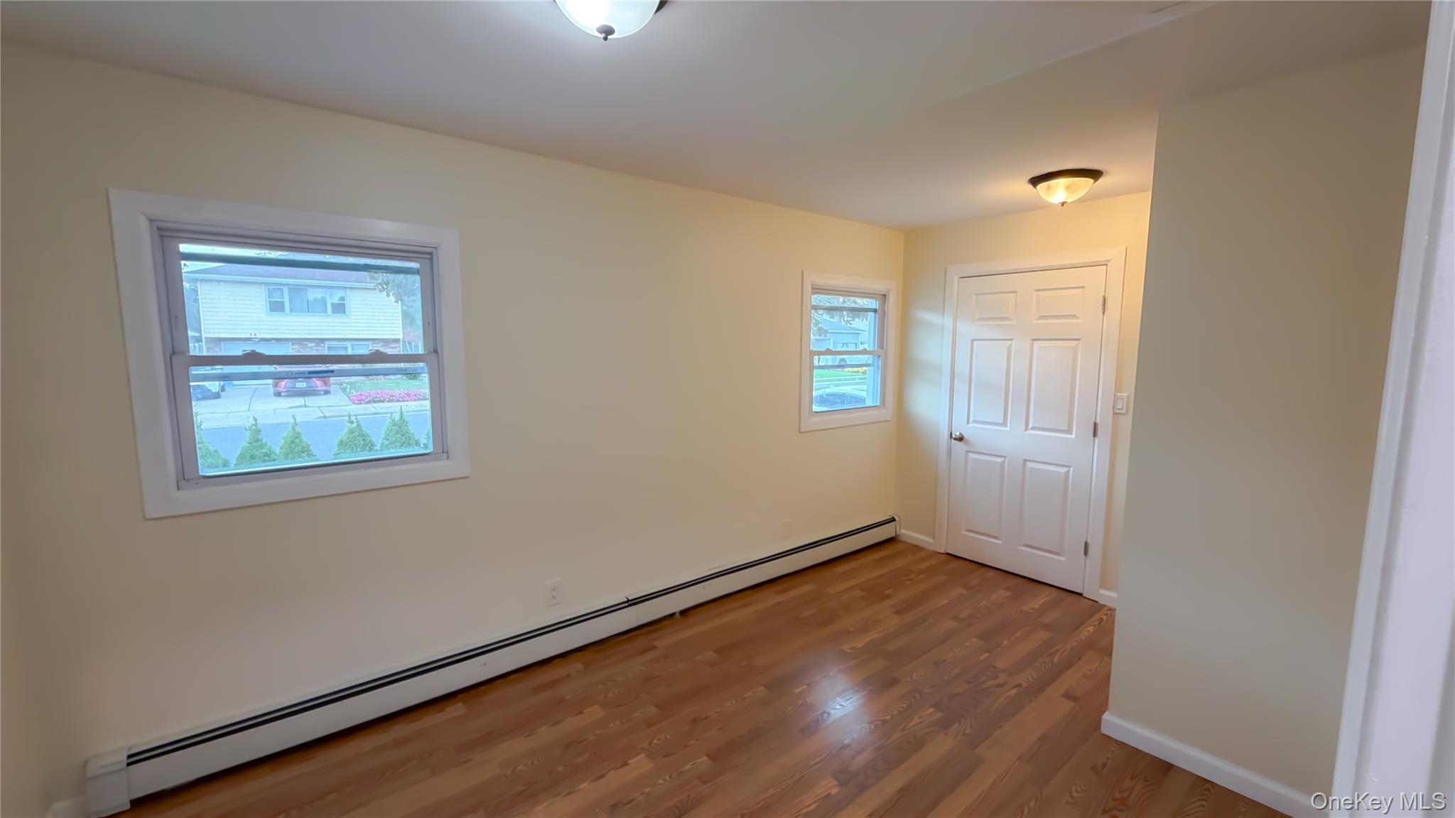 #15 photo, 57 Princess Street, ナッソー郡 Hicksville , NY 11801