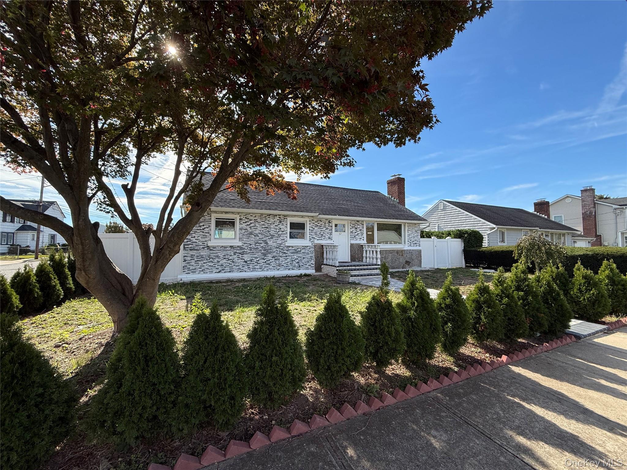 #2 photo, 57 Princess Street, ナッソー郡 Hicksville , NY 11801