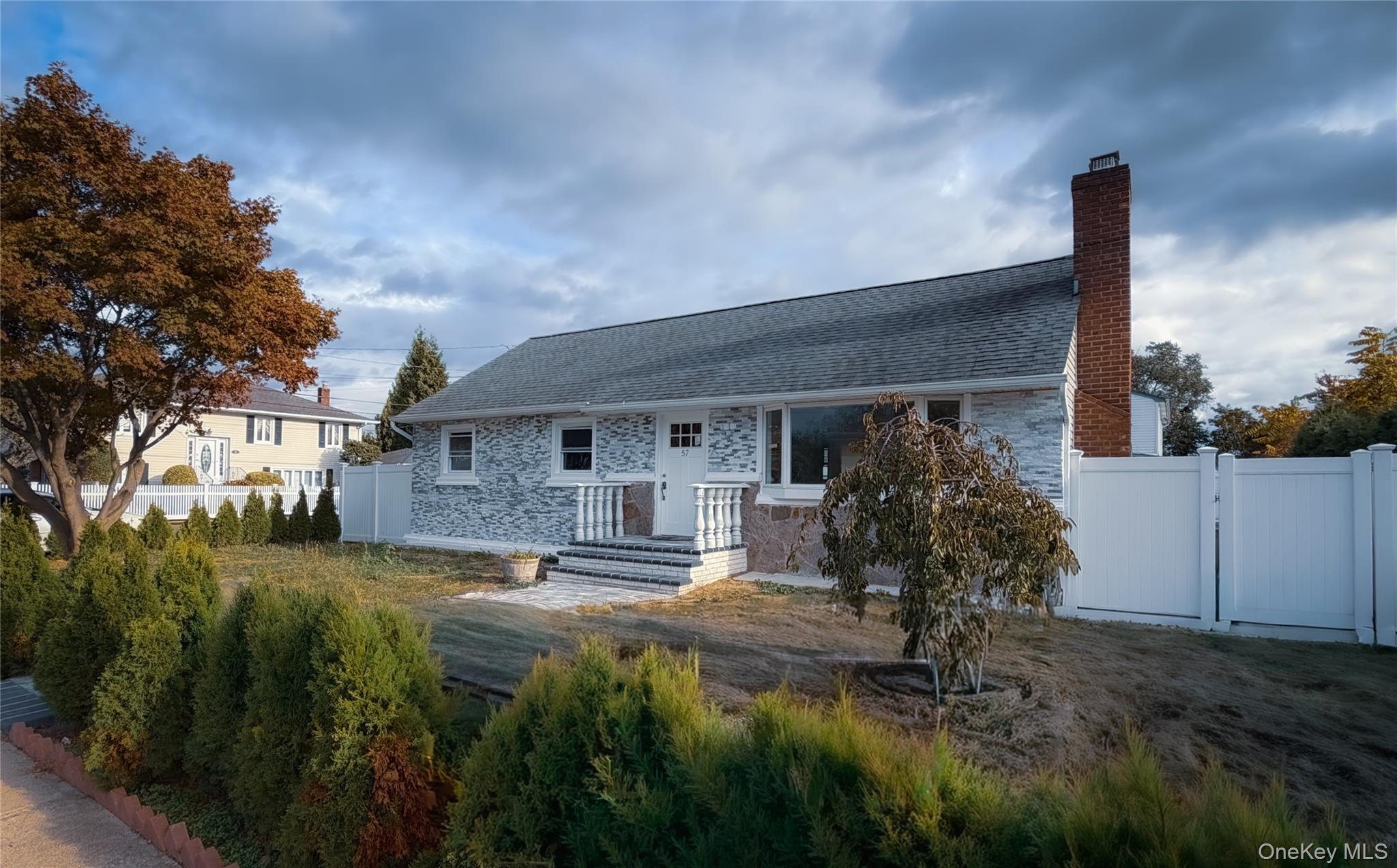 #3 photo, 57 Princess Street, ナッソー郡 Hicksville , NY 11801