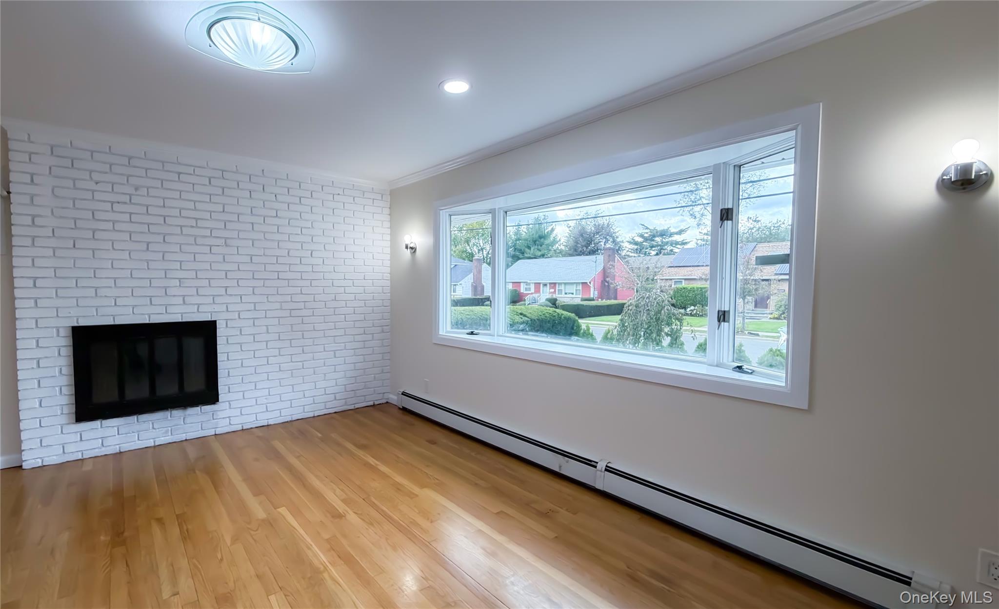 #6 photo, 57 Princess Street, ナッソー郡 Hicksville , NY 11801