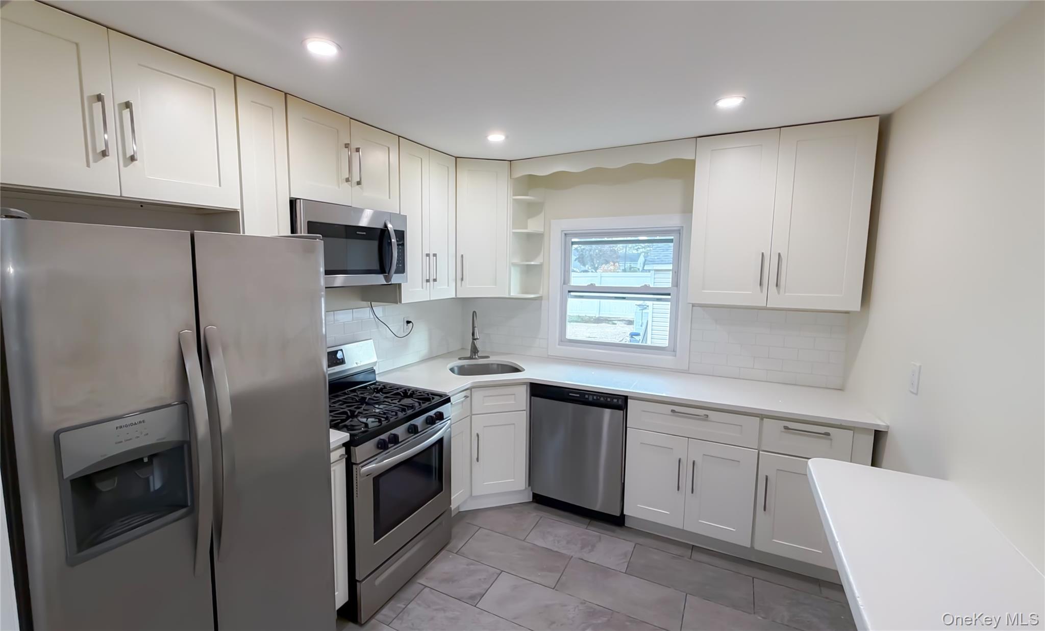 #9 photo, 57 Princess Street, ナッソー郡 Hicksville , NY 11801