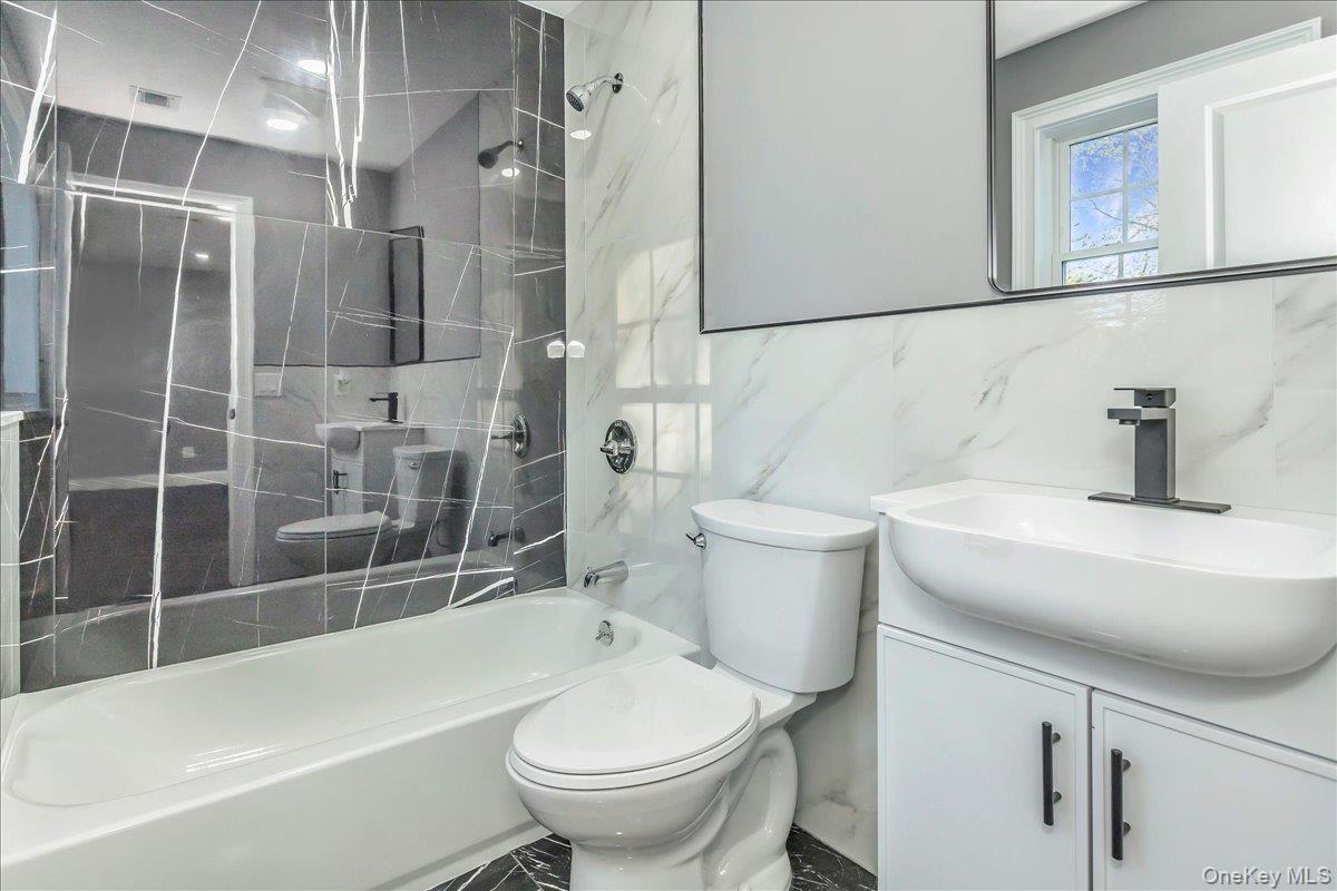 #14 photo, 26 Gabon Lane, Coram , NY 11727