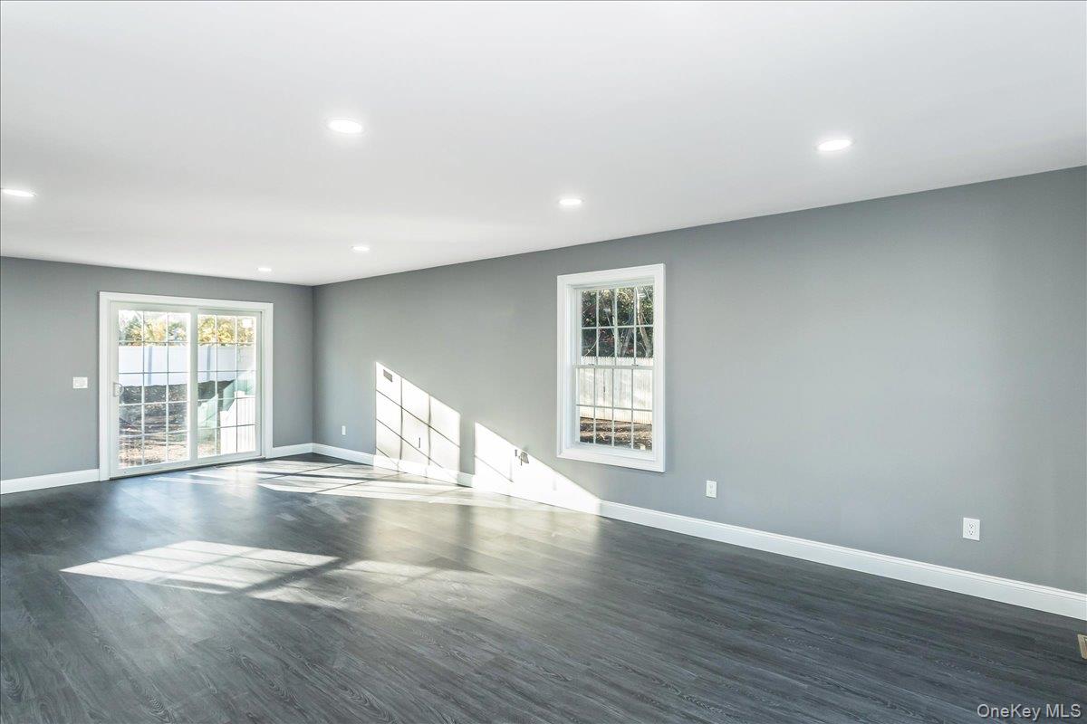 #19 photo, 26 Gabon Lane, Coram , NY 11727