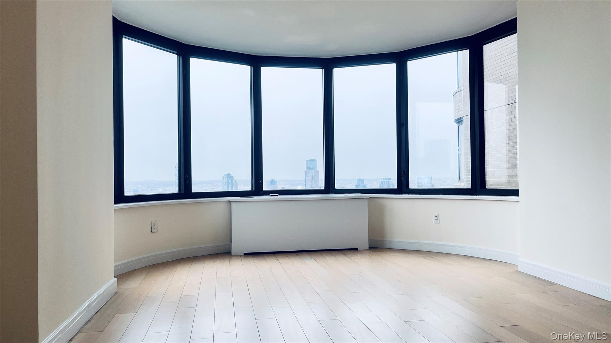 #10 photo, 330 E 38th Street, New York (Manhattan) , NY 10016