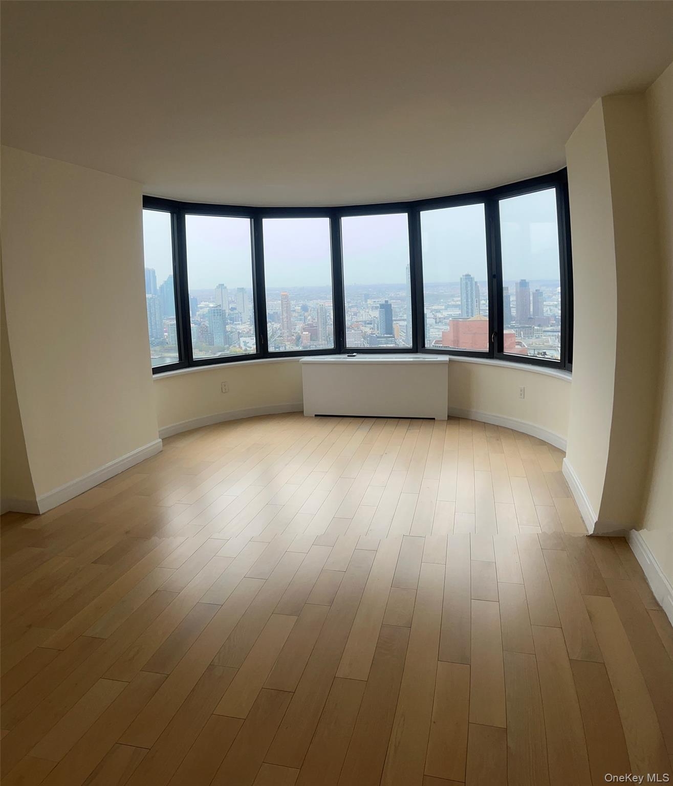 #11 photo, 330 E 38th Street, New York (Manhattan) , NY 10016