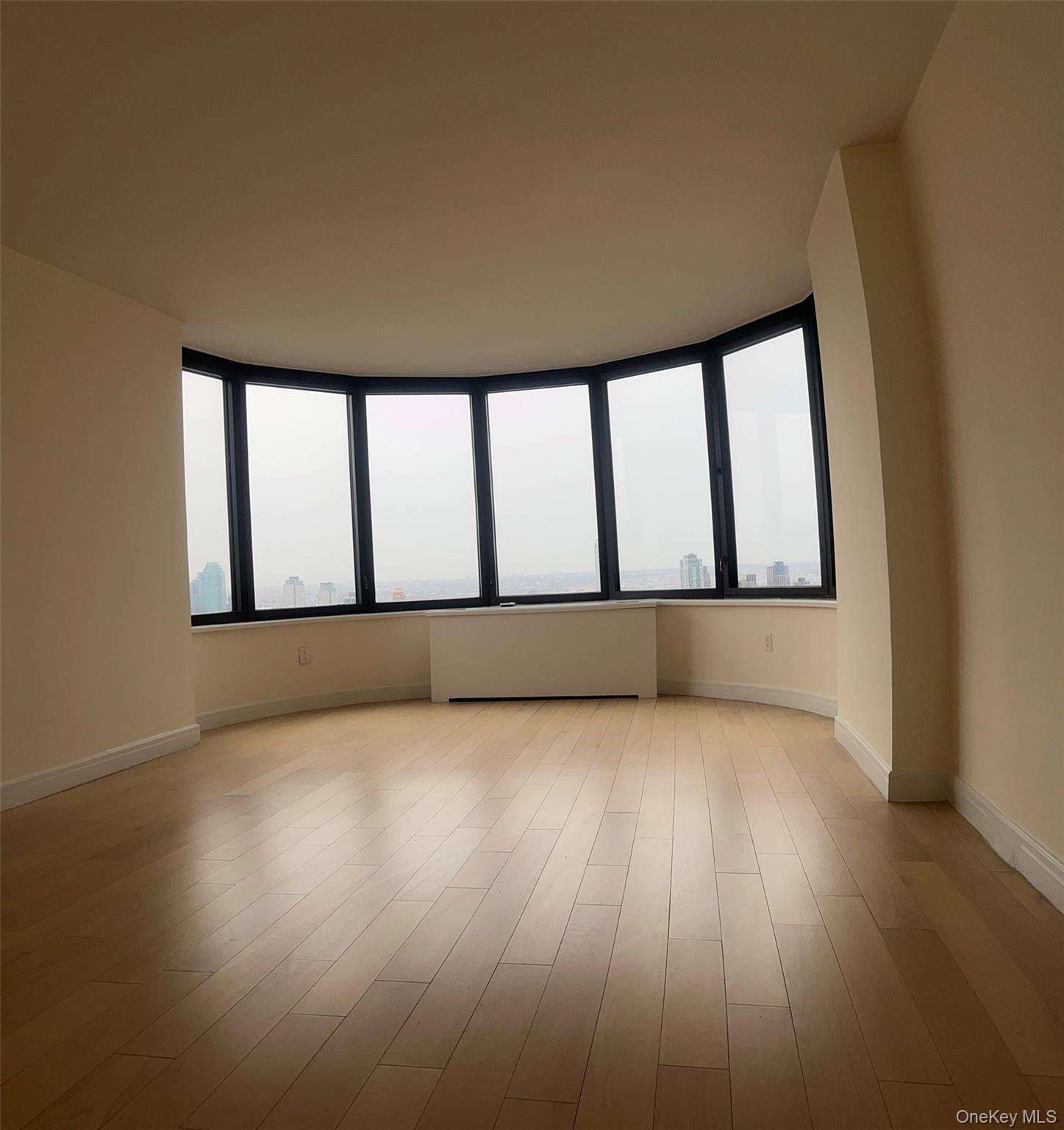 #12 photo, 330 E 38th Street, New York (Manhattan) , NY 10016