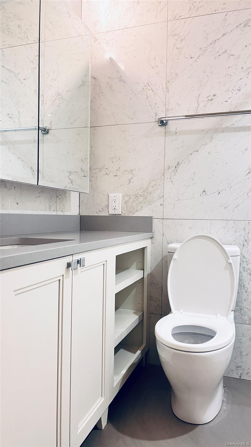 #15 photo, 330 E 38th Street, New York (Manhattan) , NY 10016