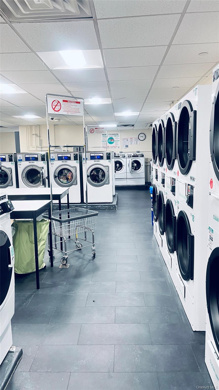 #18 photo, 330 E 38th Street, New York (Manhattan) , NY 10016