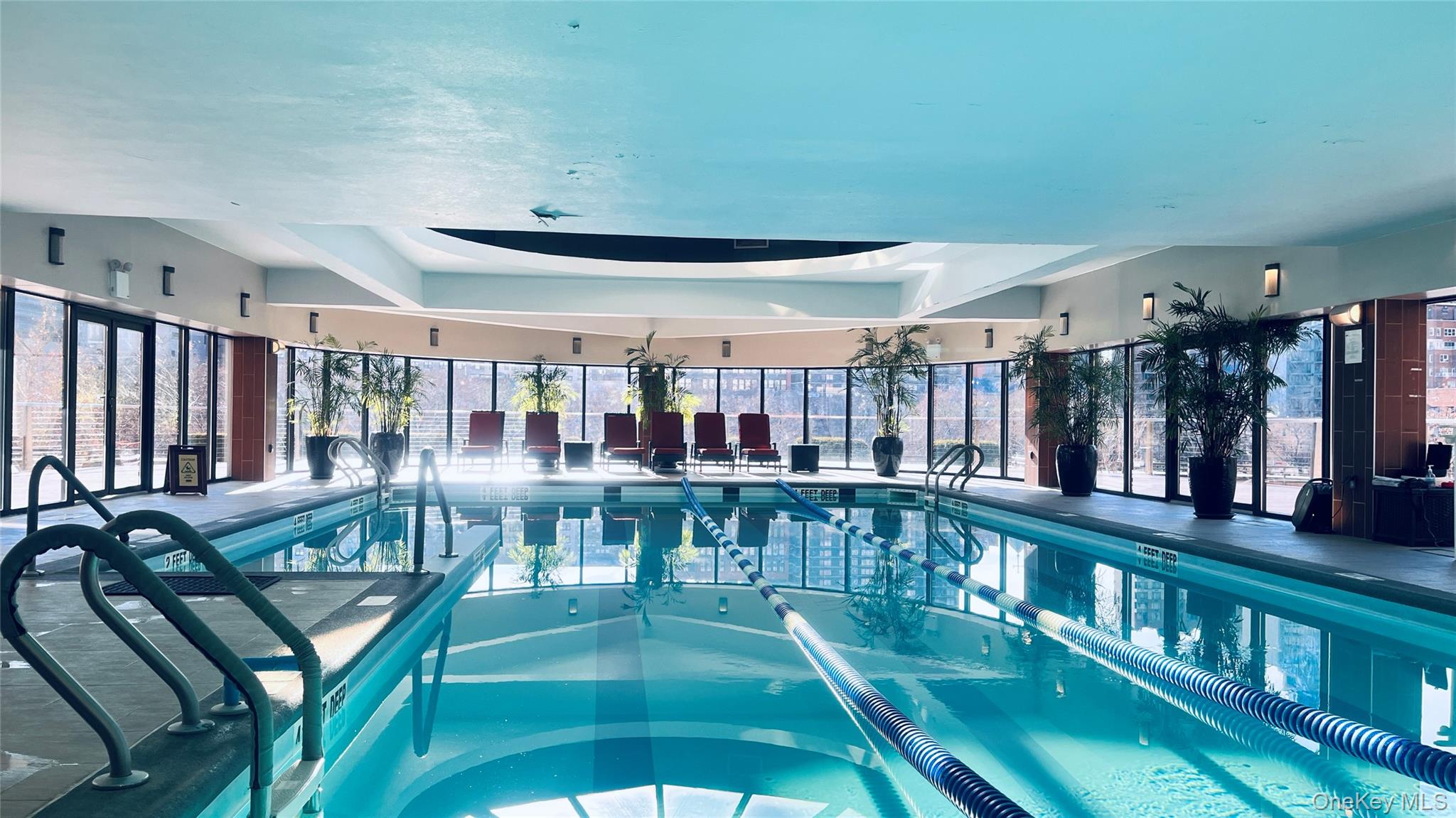 #19 photo, 330 E 38th Street, New York (Manhattan) , NY 10016