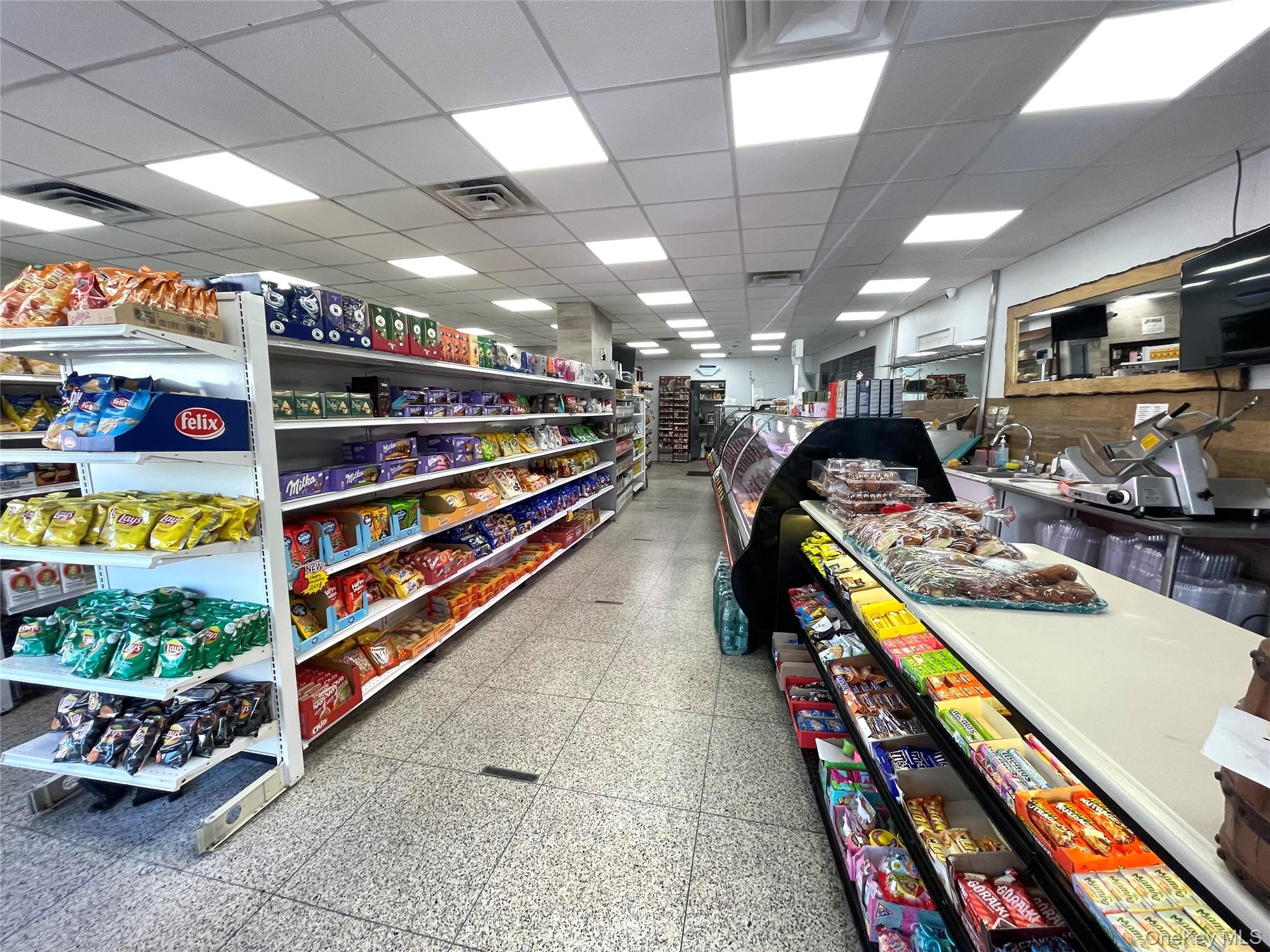 #3 photo, 57-57 61st Street, クイーンズ区 Maspeth , NY 11378