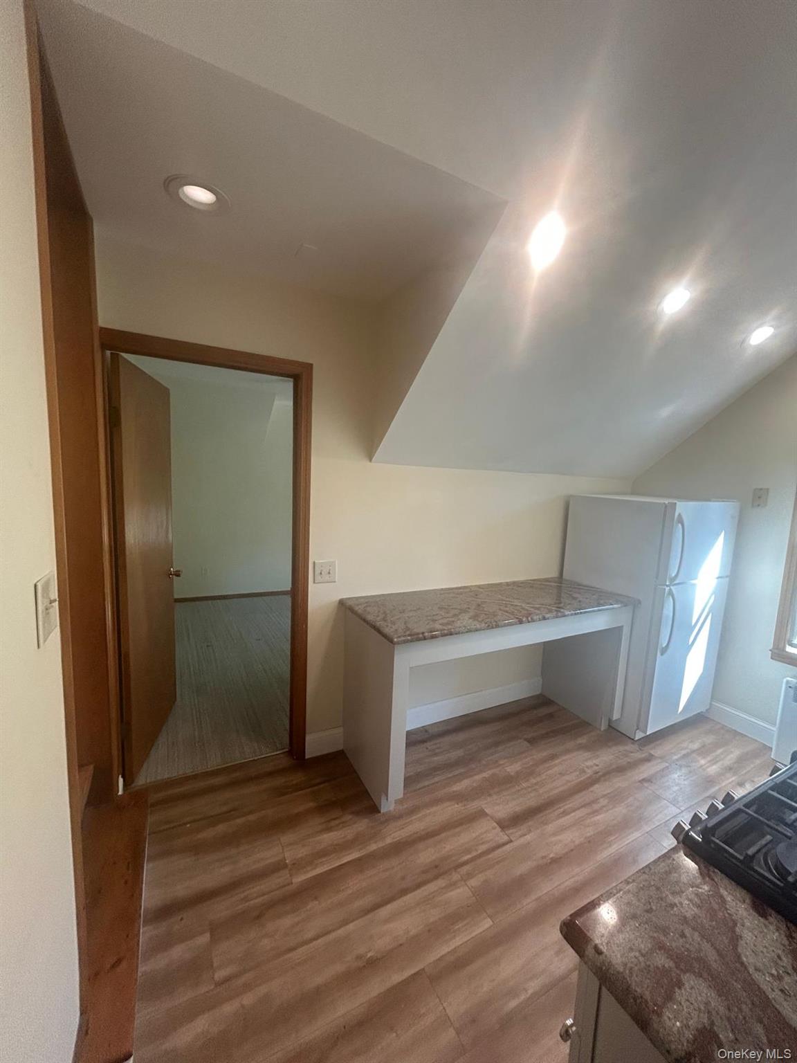 #8 photo, 42 Park Avenue, Suffern , NY 10901