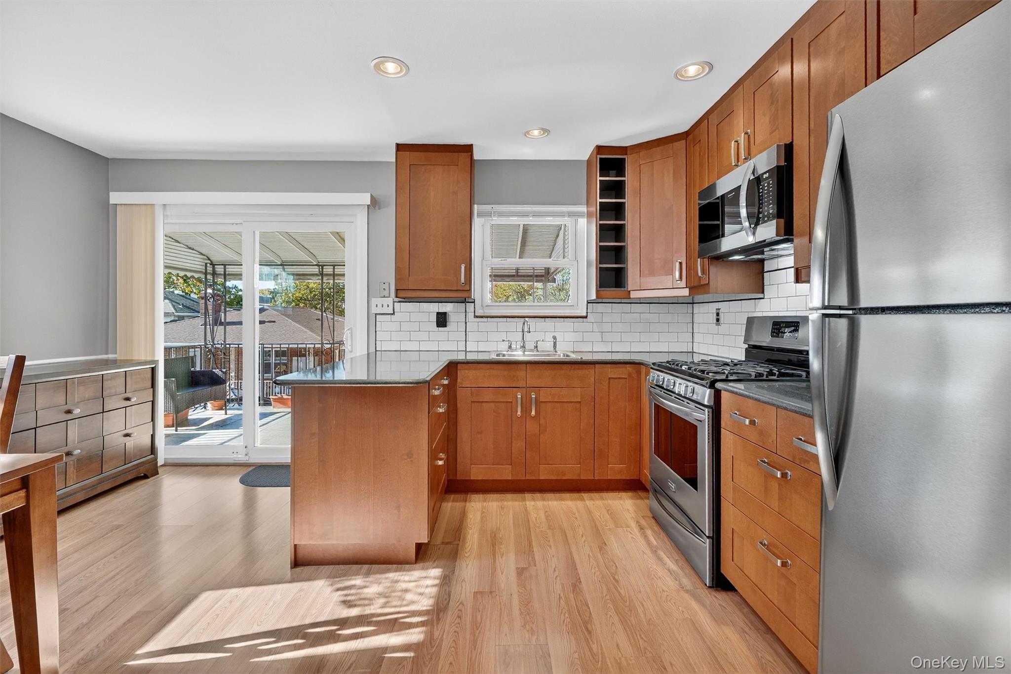 #6 photo, 283 Calhoun Avenue, ブロンクス区 Bronx , NY 10465