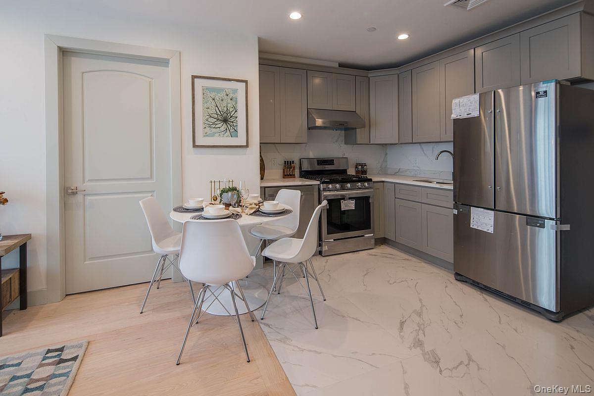 #4 photo, 141-26 Northern Boulevard, Flushing , NY 11354