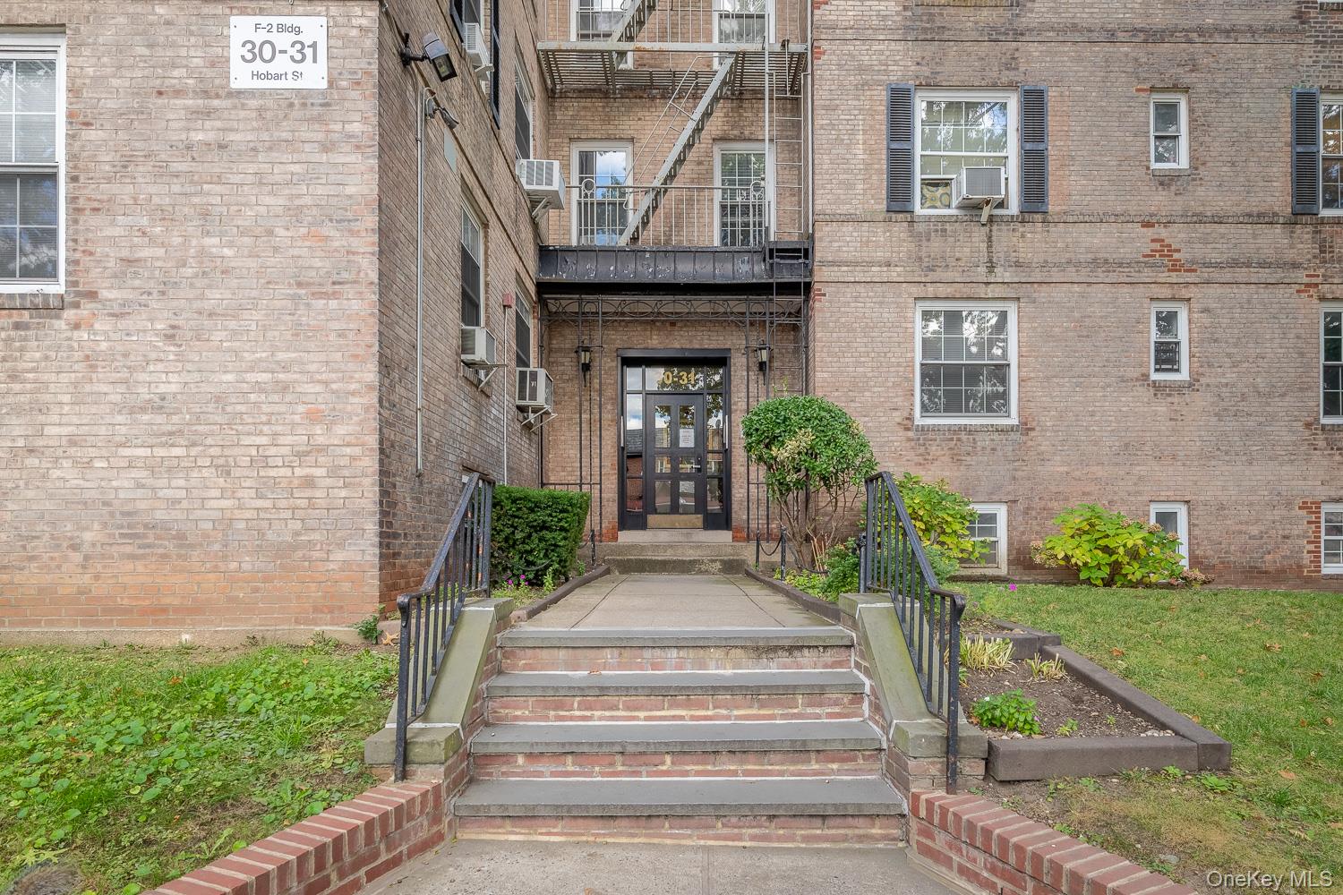 #15 photo, 30-31 Hobart Street, クイーンズ区 Woodside , NY 11377