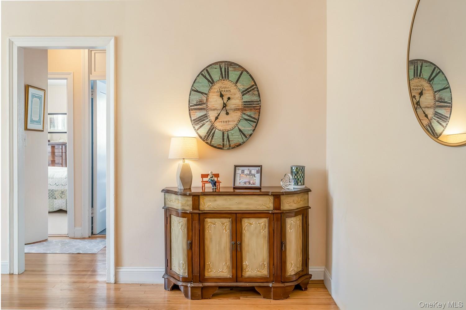 #4 photo, 30-31 Hobart Street, クイーンズ区 Woodside , NY 11377