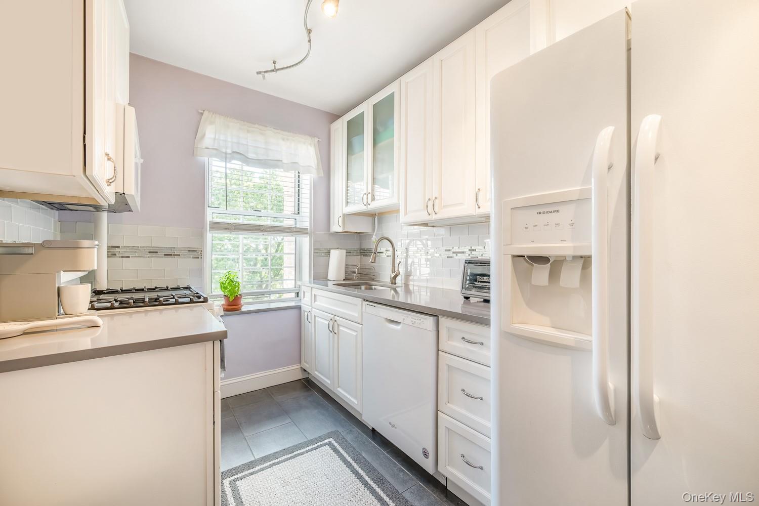 #6 photo, 30-31 Hobart Street, クイーンズ区 Woodside , NY 11377