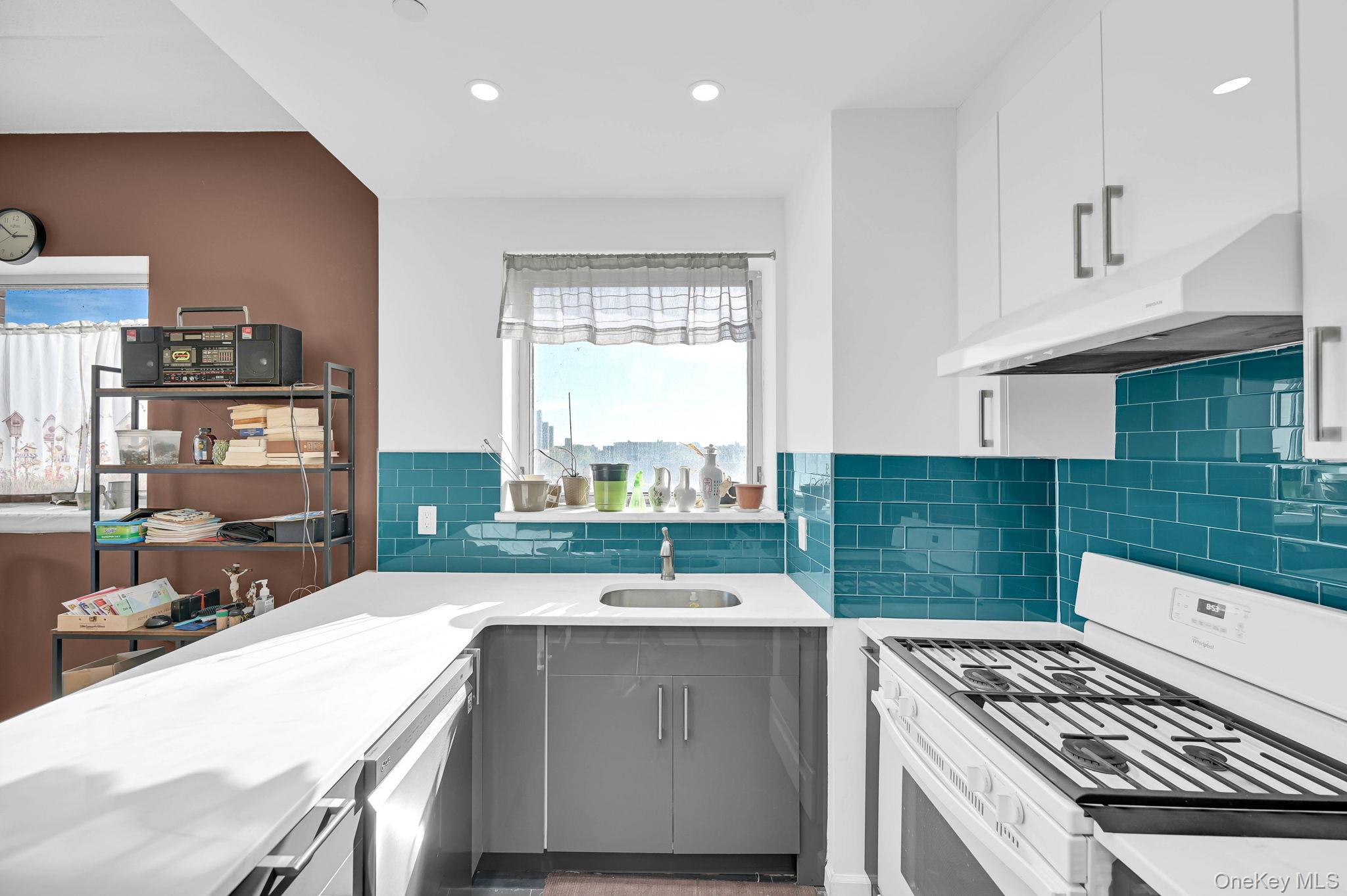 #11 photo, 837 Washington Avenue, ブロンクス区 Bronx , NY 10451