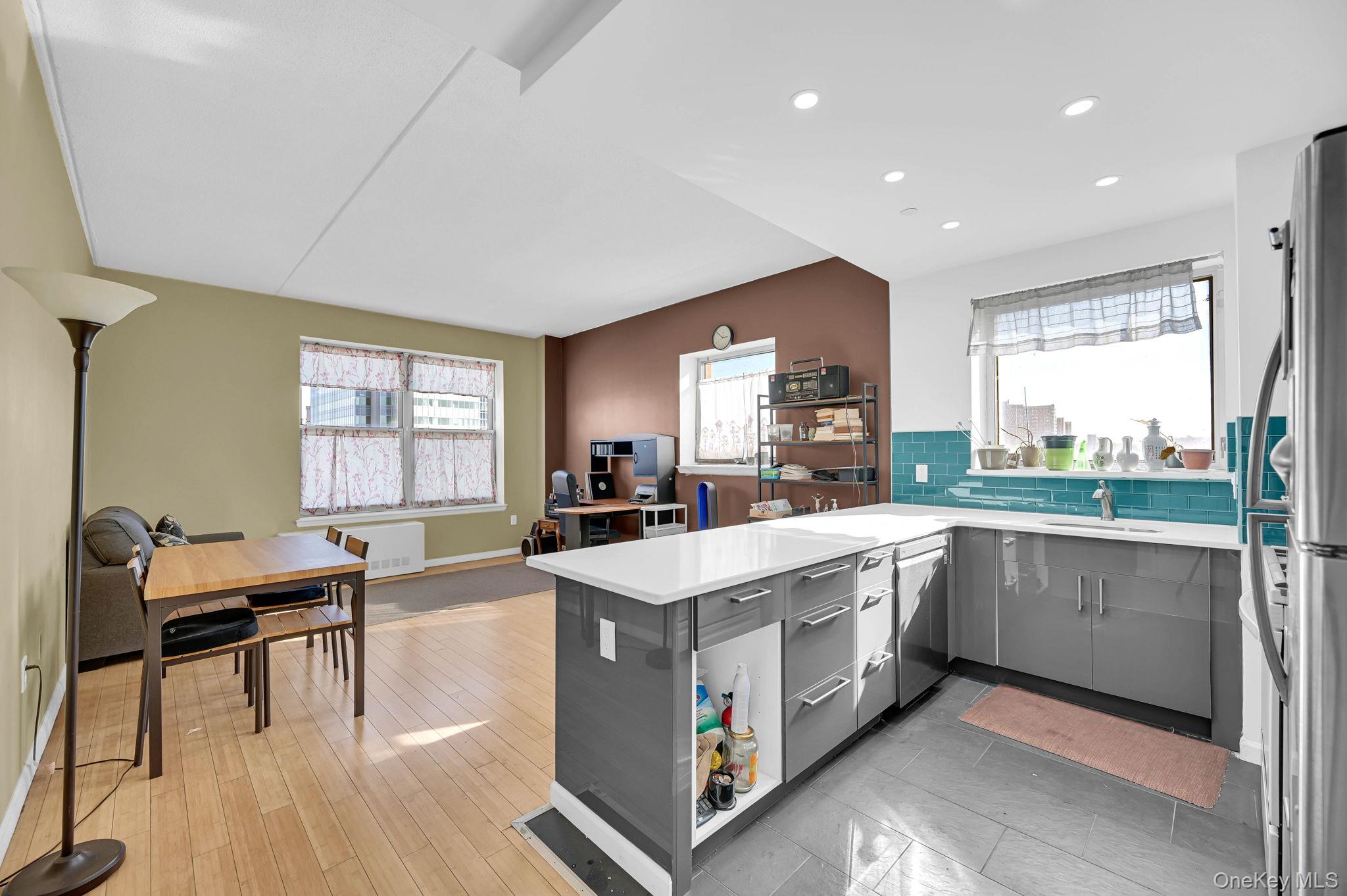 #8 photo, 837 Washington Avenue, ブロンクス区 Bronx , NY 10451