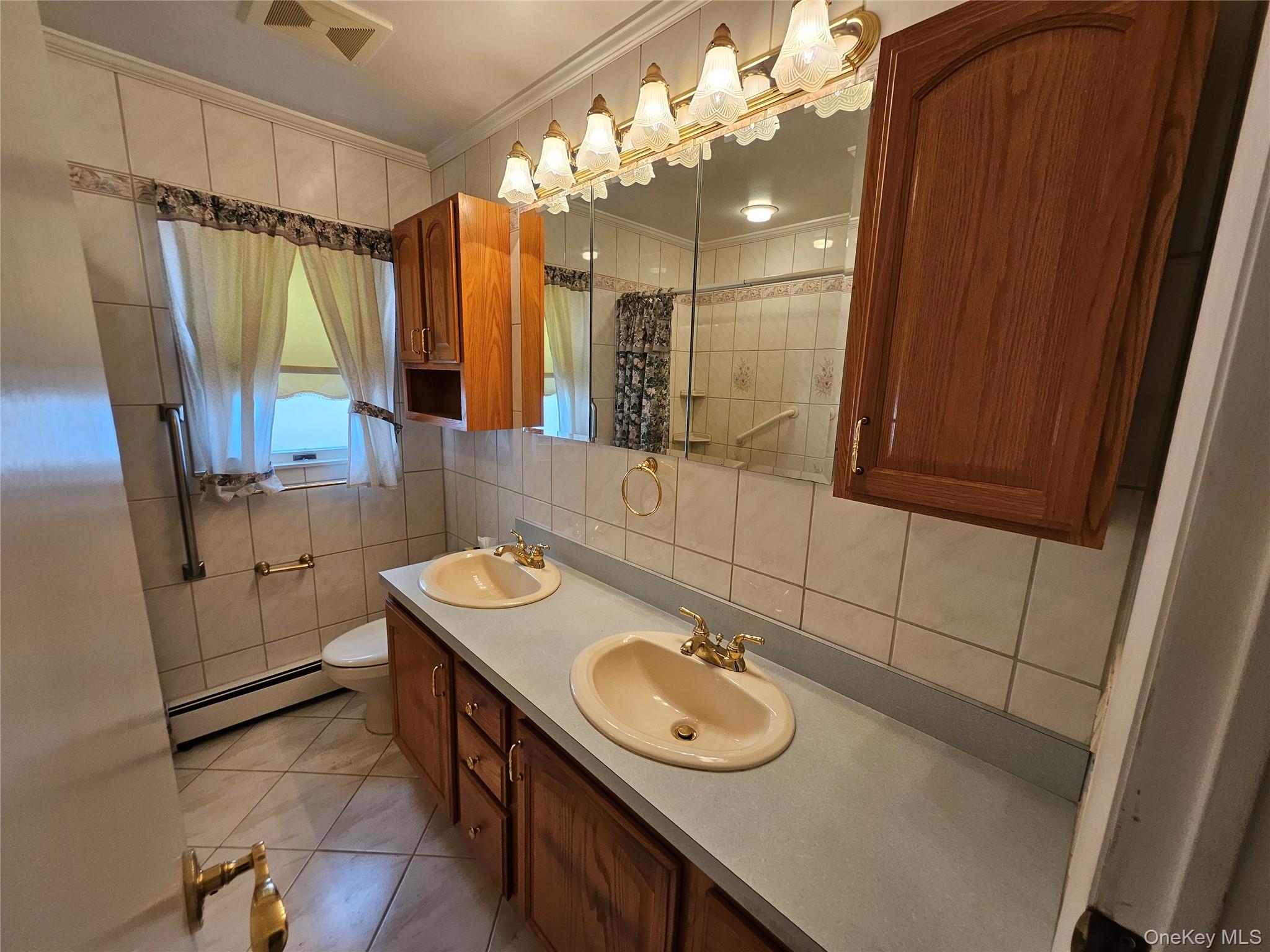 #13 photo, 35 Elwood Avenue, ナッソー郡 Hicksville , NY 11801