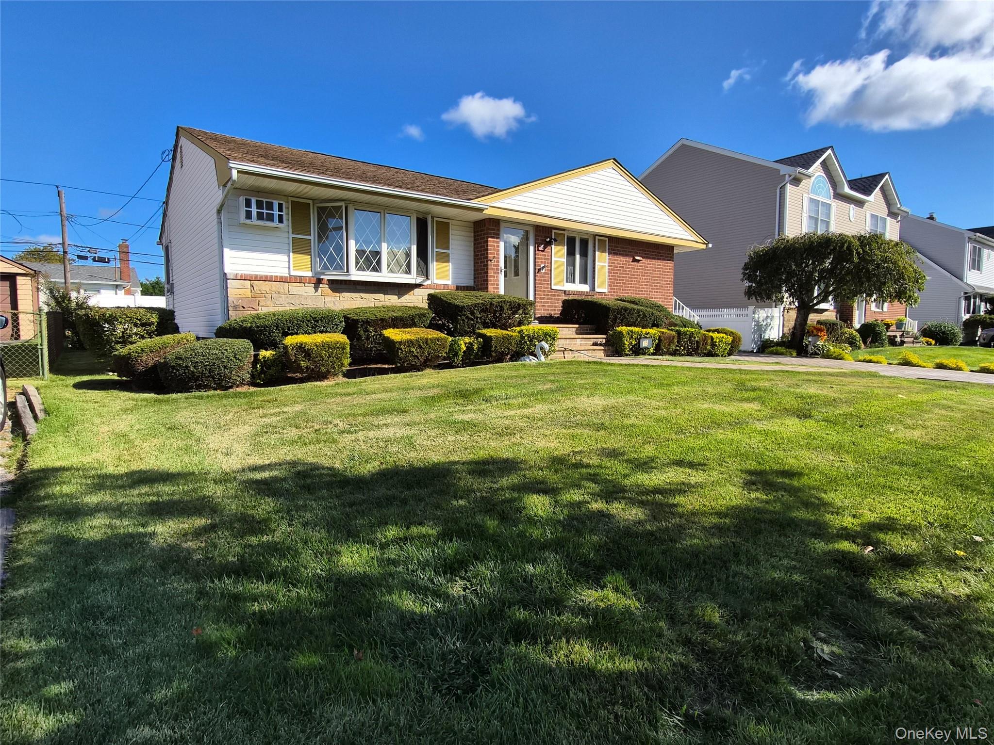 #2 photo, 35 Elwood Avenue, ナッソー郡 Hicksville , NY 11801