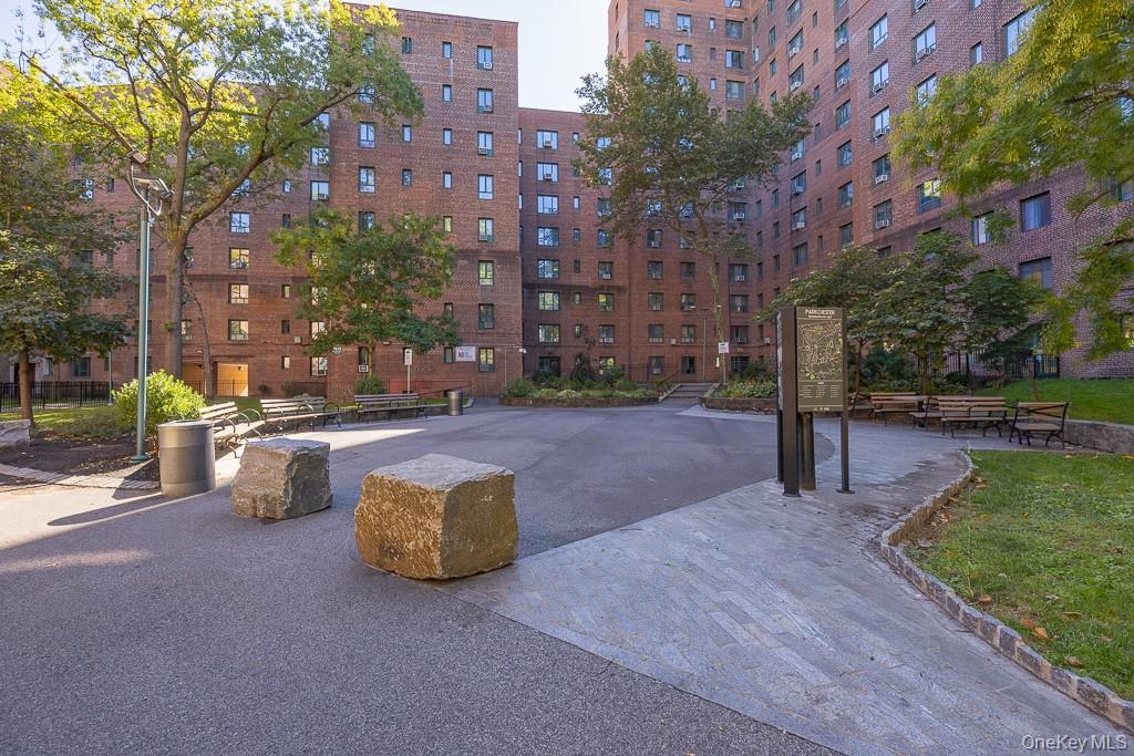 #18 photo, 1601 Metropolitan Avenue, ブロンクス区 Bronx , NY 10462