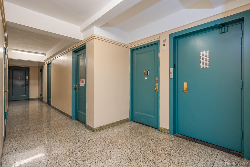 #6 photo, 1601 Metropolitan Avenue, ブロンクス区 Bronx , NY 10462