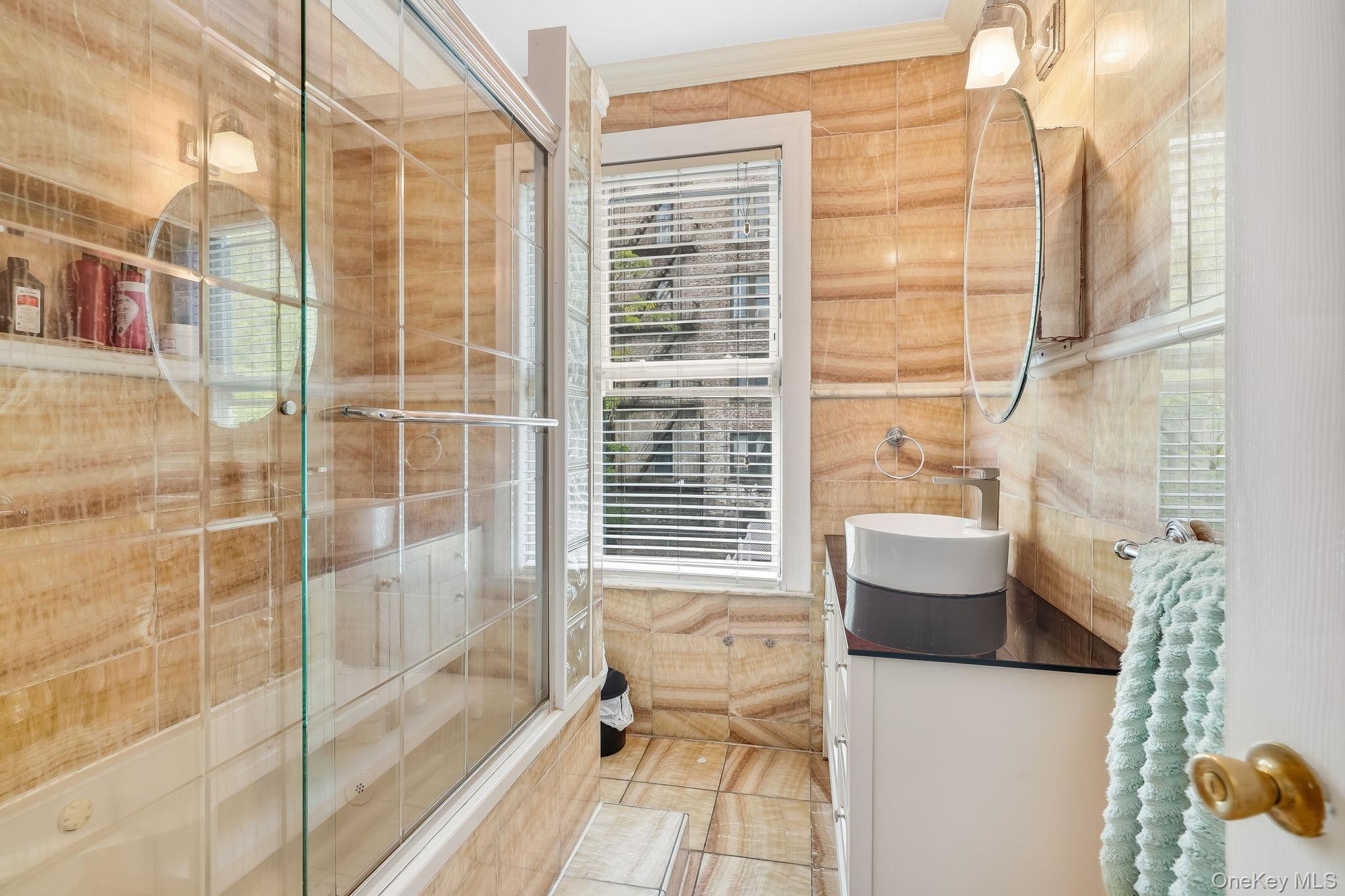 #13 photo, 3340 Perry Avenue, ブロンクス区 Bronx , NY 10467