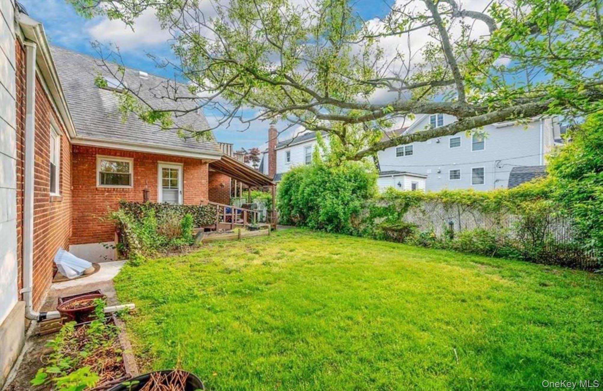 #18 photo, 365 E Walnut Street, ナッソー郡 Long Beach , NY 11561