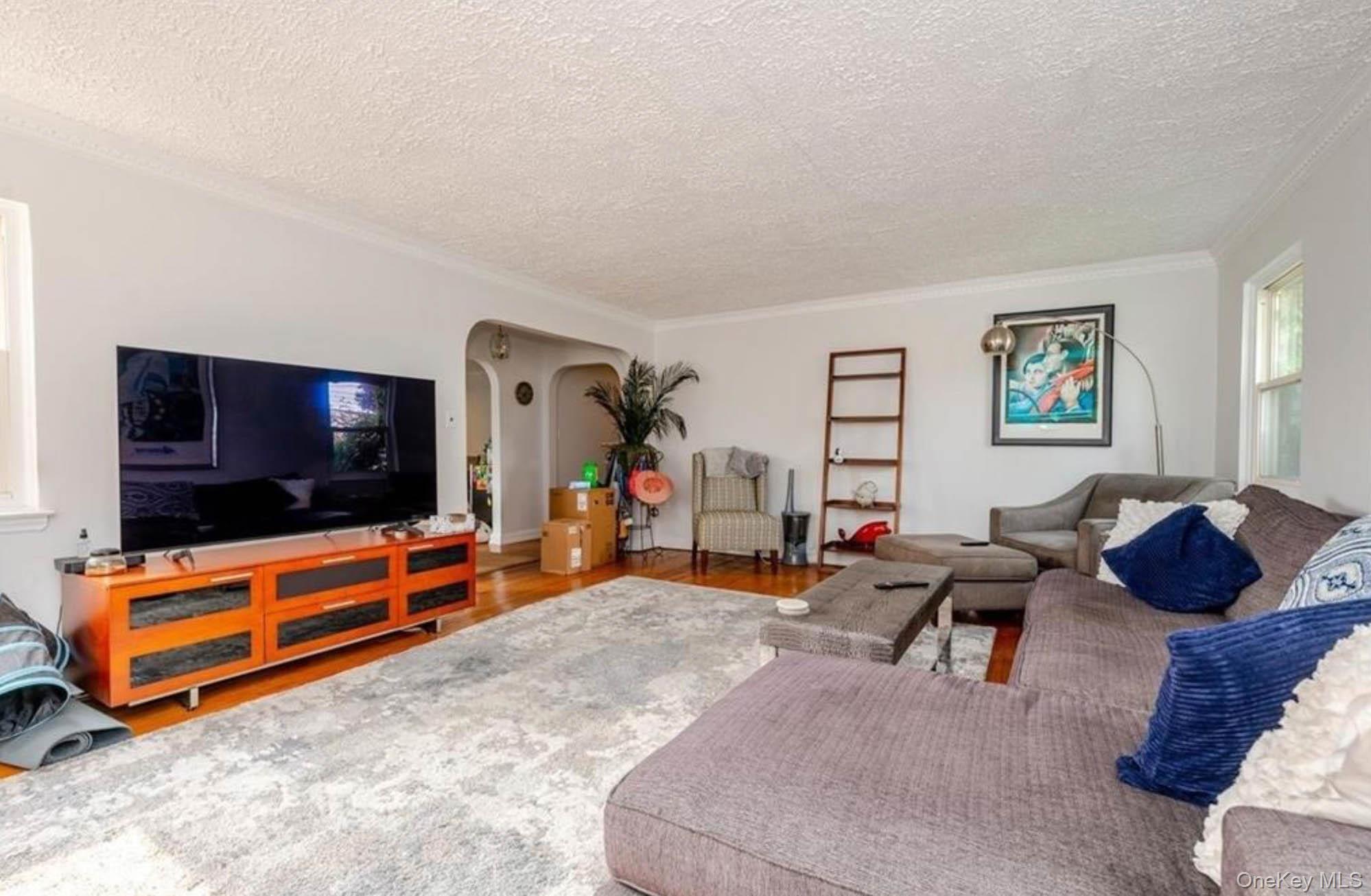 #7 photo, 365 E Walnut Street, ナッソー郡 Long Beach , NY 11561