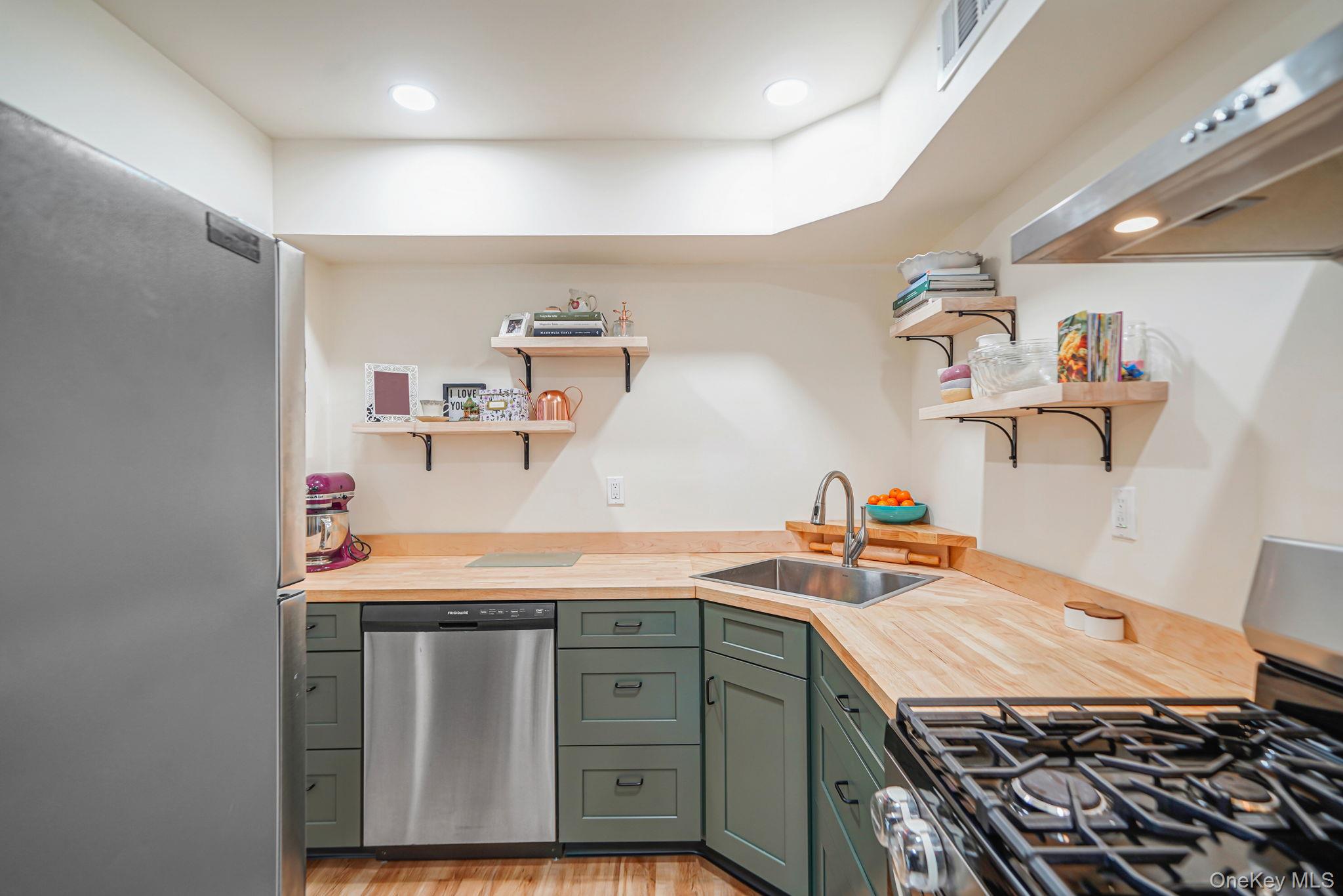 #11 photo, 181 Fairview Circle, サフォーク郡 Middle Island , NY 11953