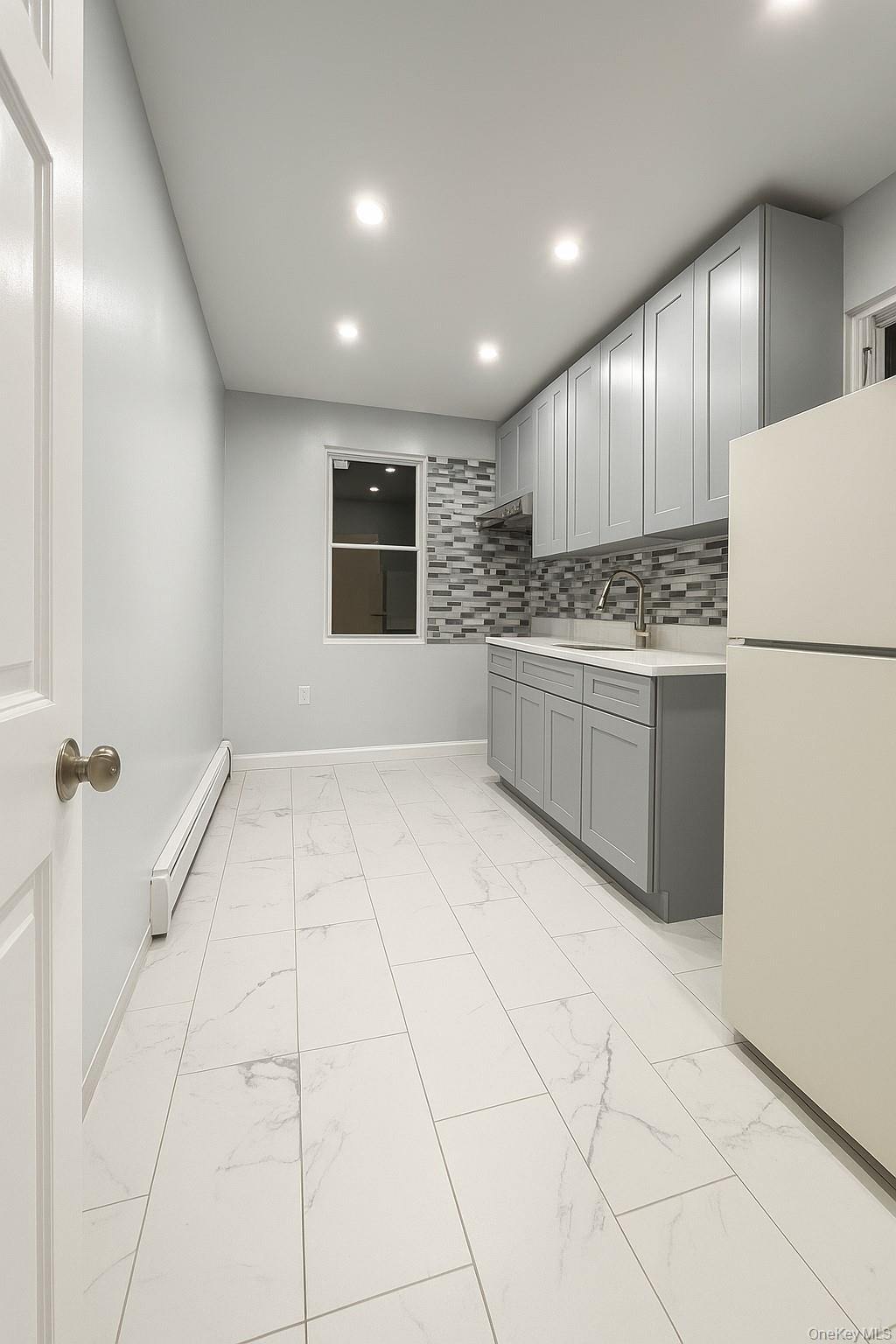 #2 photo, 557 Van Nest Avenue, ブロンクス区 Bronx , NY 10460